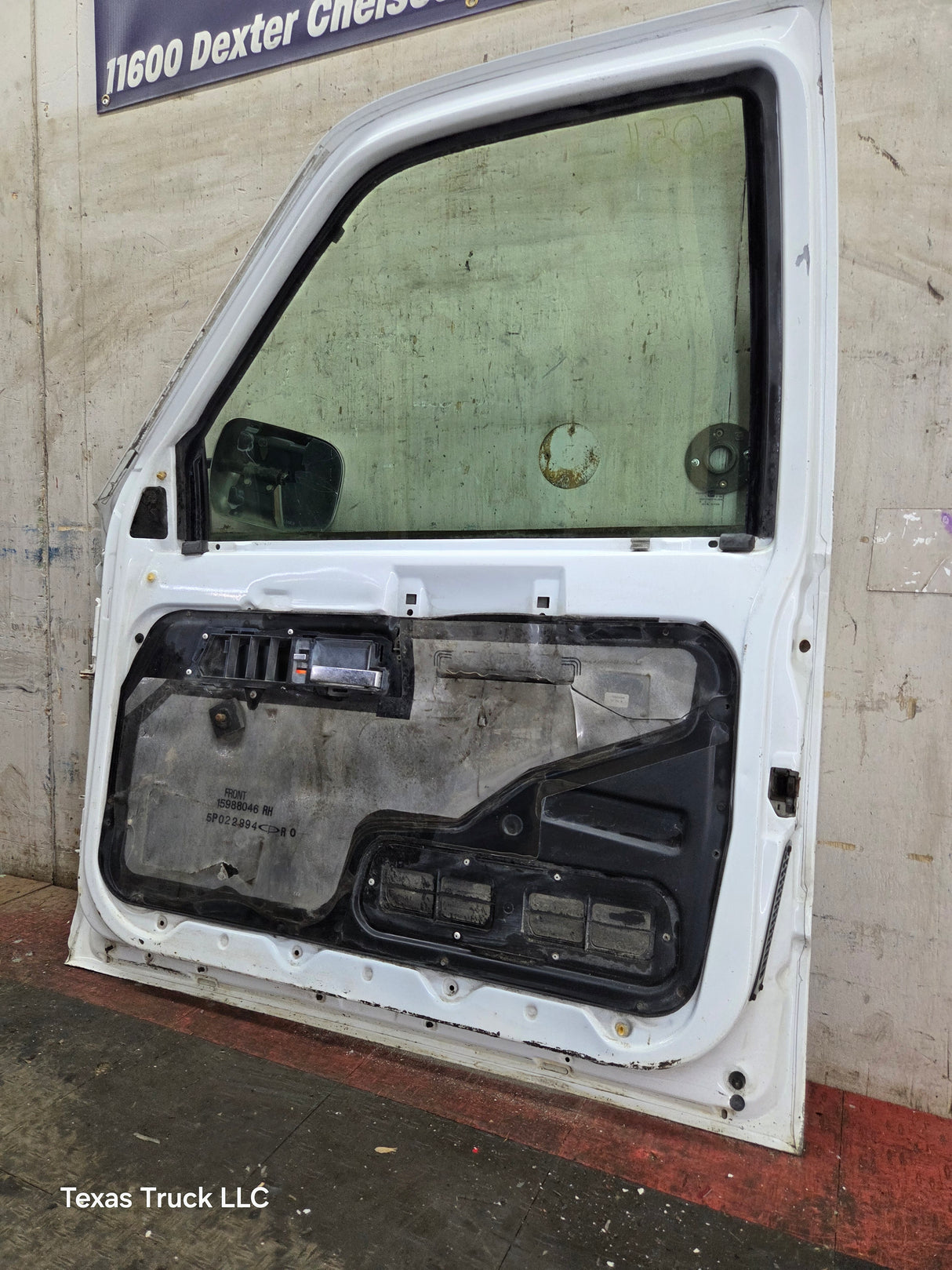 1988-2000 Chevrolet Silverado Suburban GMC Sierra RH Front Passenger Door
