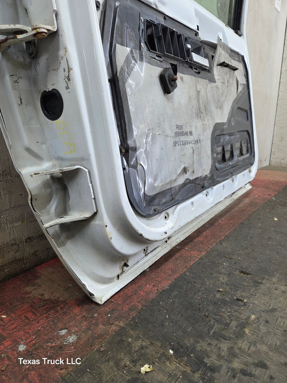 1988-2000 Chevrolet Silverado Suburban GMC Sierra RH Front Passenger Door