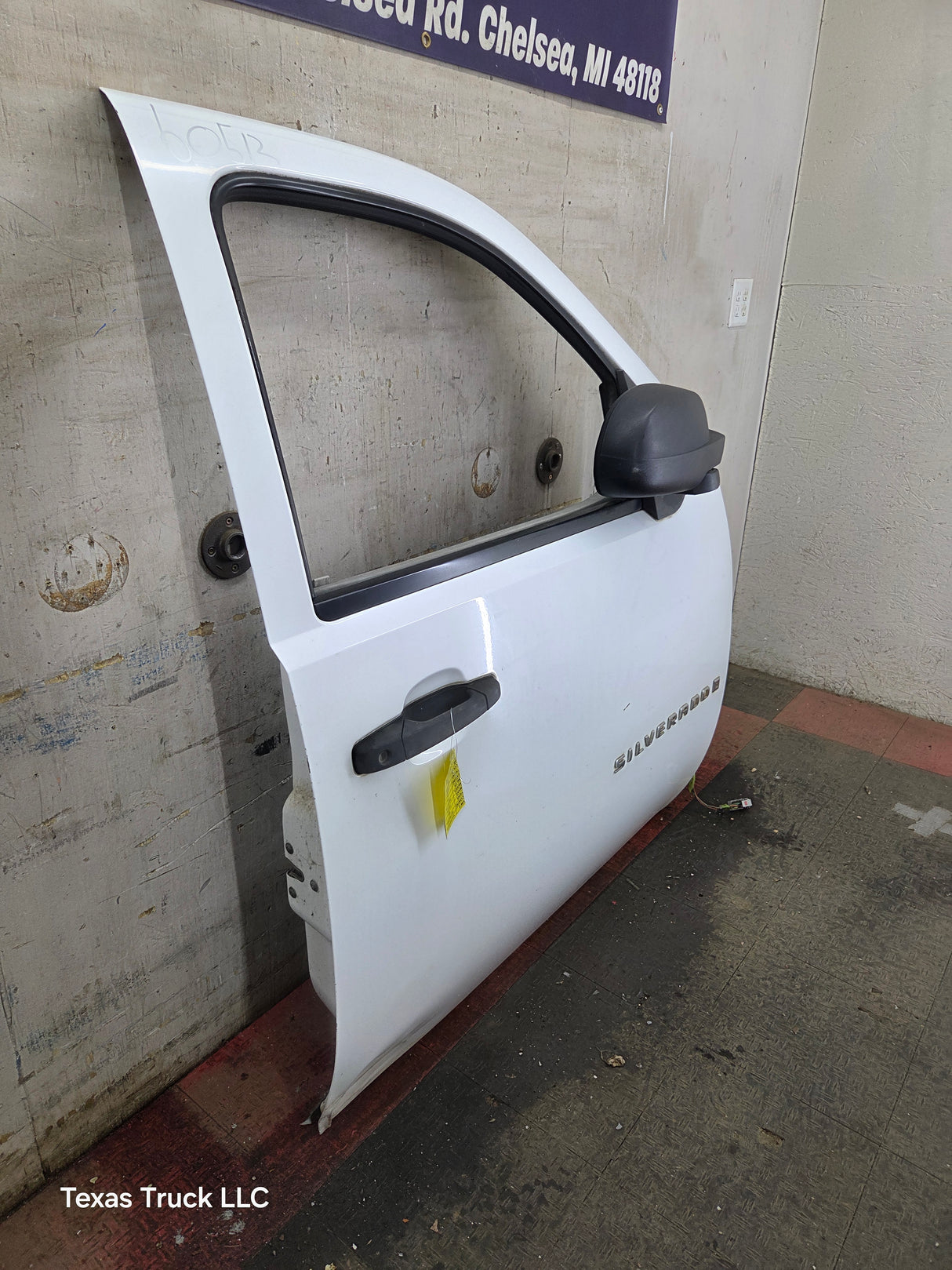 2007-2013 Chevrolet Silverado / GMC Sierra 1500 2500 3500 HD RH Front Passenger Side Door