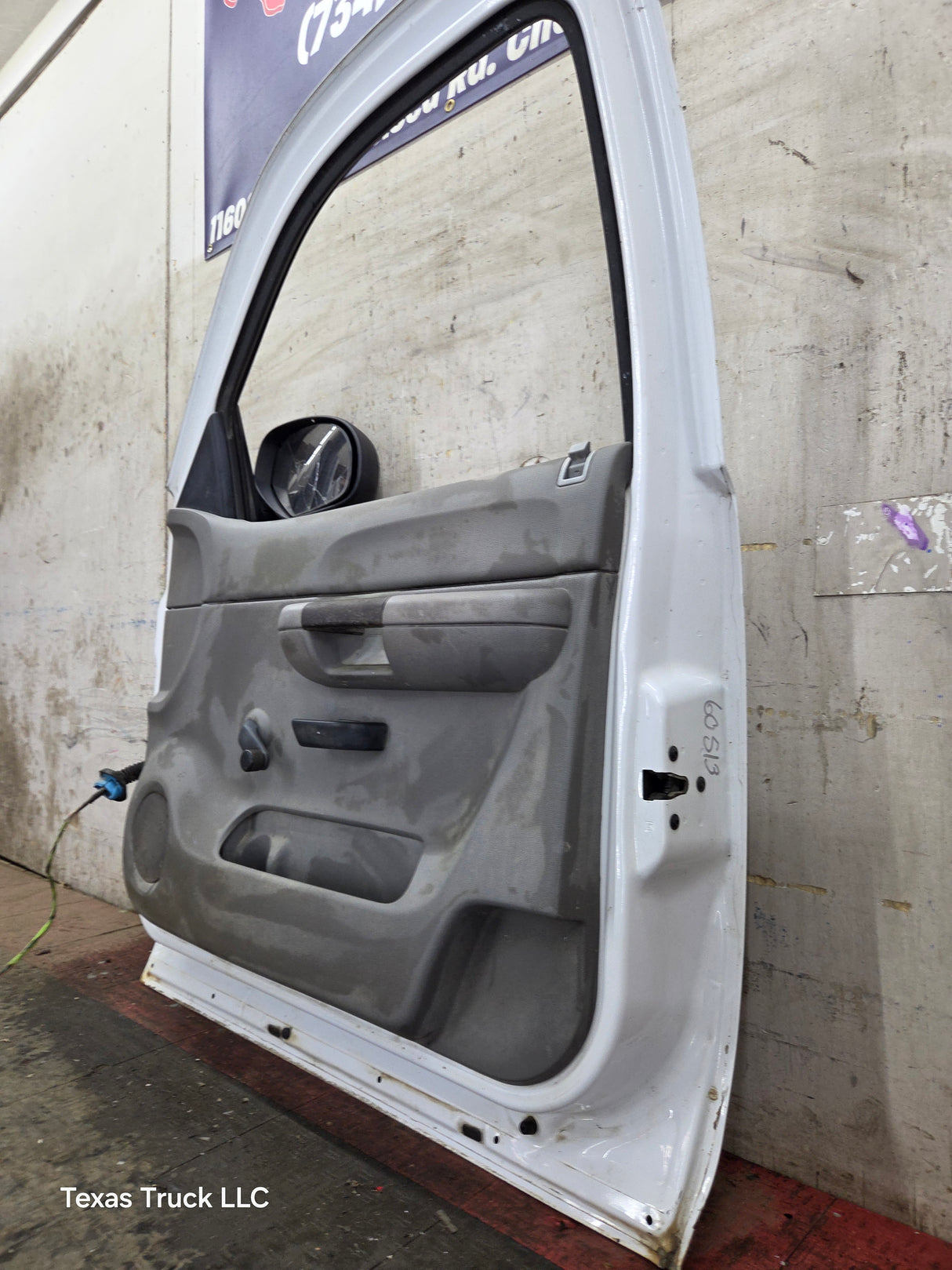 2007-2013 Chevrolet Silverado / GMC Sierra 1500 2500 3500 HD RH Front Passenger Side Door