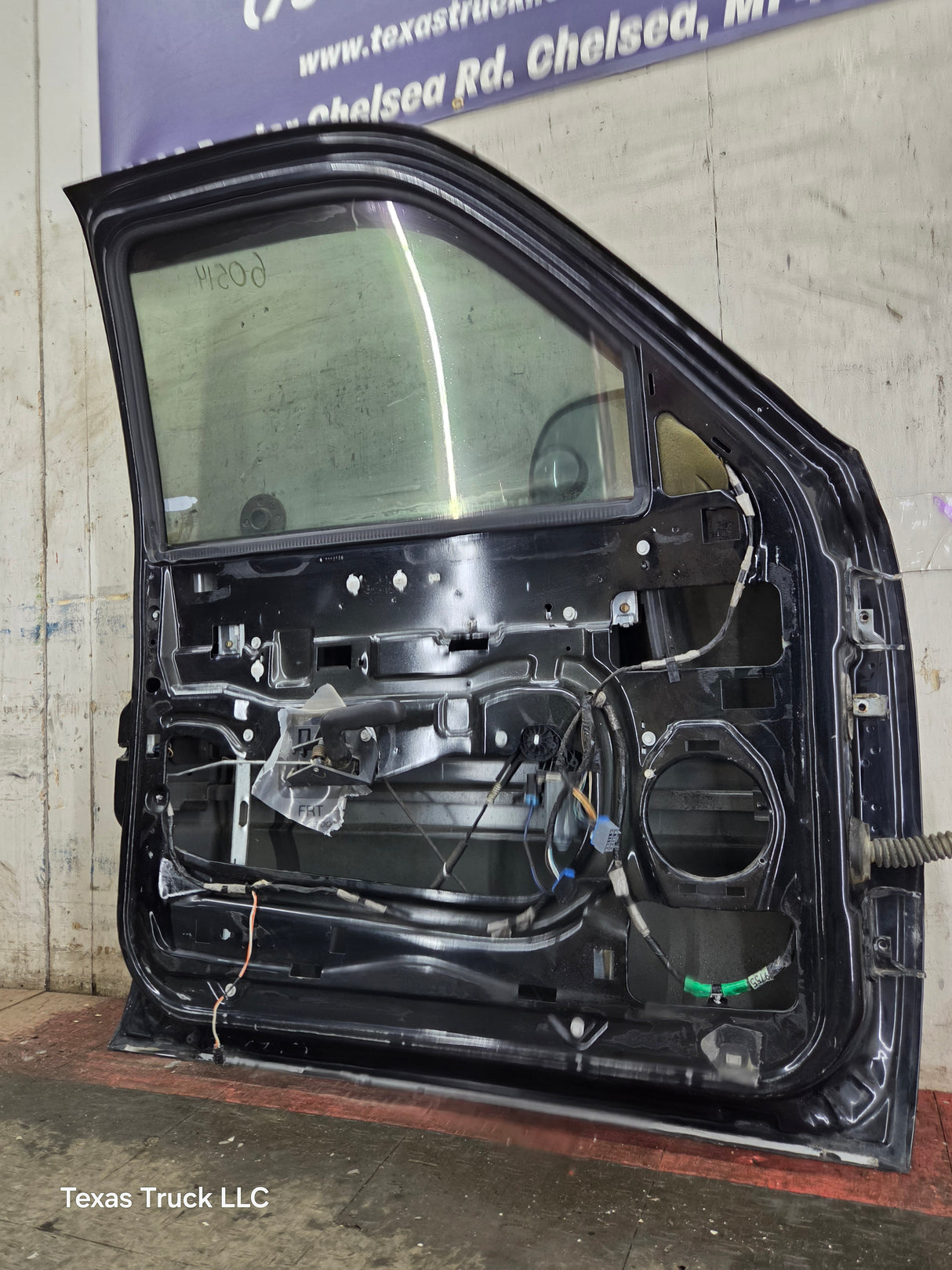 1999-2006 Chevrolet Silverado / GMC Sierra 1500 2500 3500 HD Front Driver Side Door LH