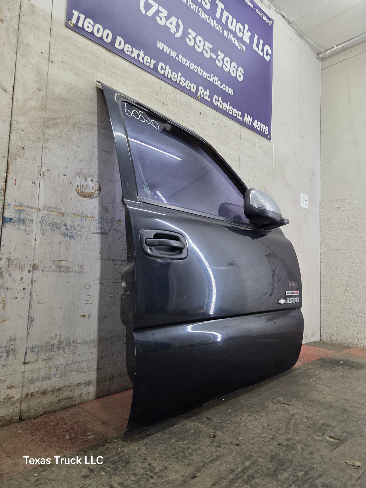 1999-2006 Chevrolet Silverado / GMC Sierra 1500 2500 3500 HD Front Passenger side Door RH