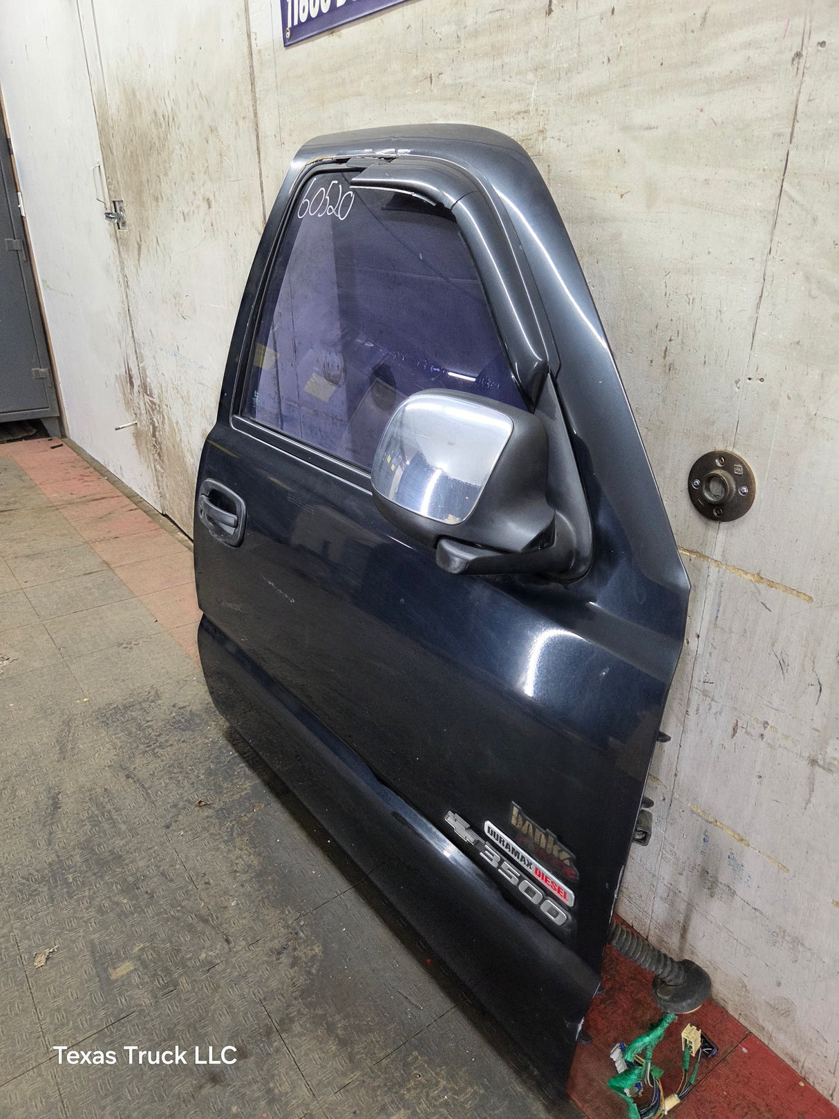 1999-2006 Chevrolet Silverado / GMC Sierra 1500 2500 3500 HD Front Passenger side Door RH