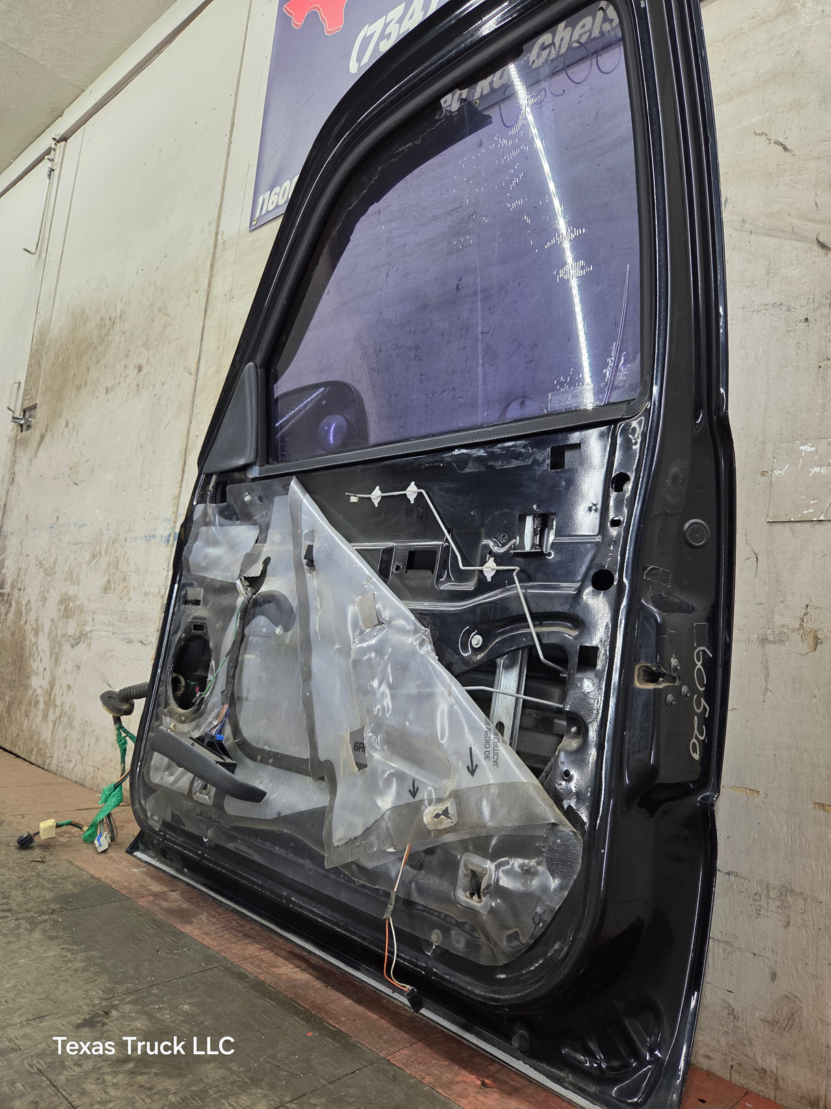 1999-2006 Chevrolet Silverado / GMC Sierra 1500 2500 3500 HD Front Passenger side Door RH