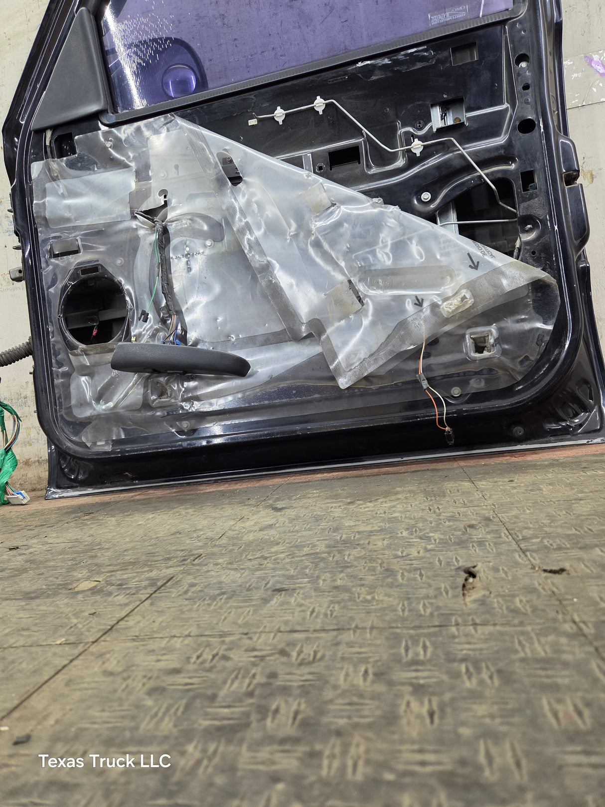 1999-2006 Chevrolet Silverado / GMC Sierra 1500 2500 3500 HD Front Passenger side Door RH