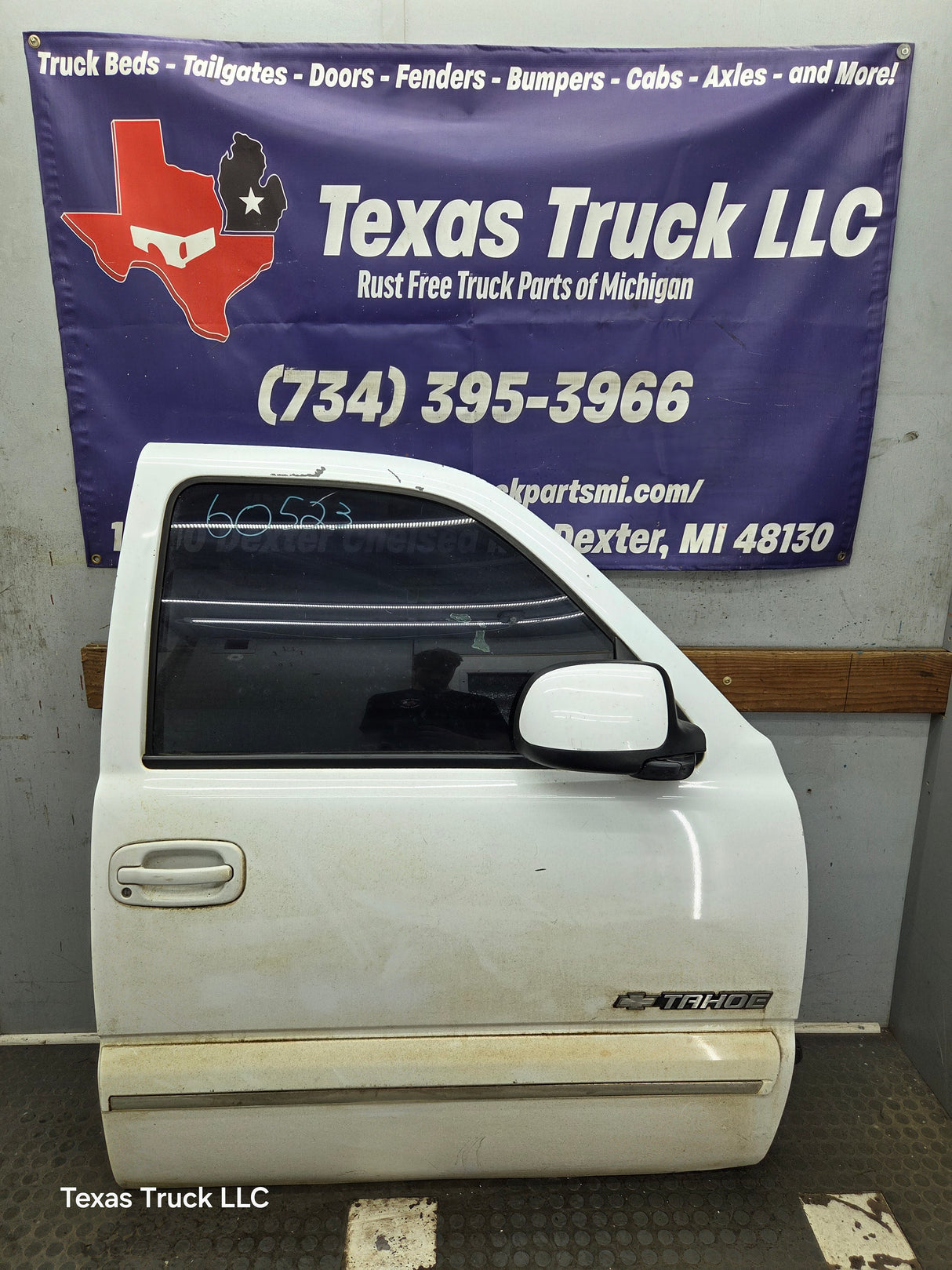 1999-2006 Chevrolet Silverado / GMC Sierra 1500 2500 3500 HD Front Passenger side Door RH