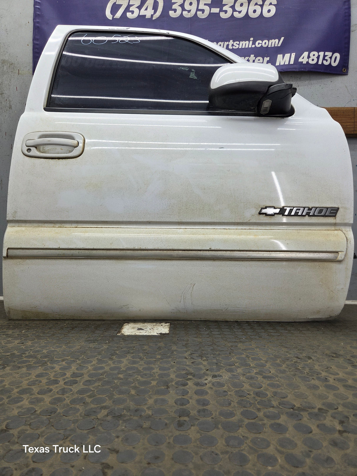 1999-2006 Chevrolet Silverado / GMC Sierra 1500 2500 3500 HD Front Passenger side Door RH