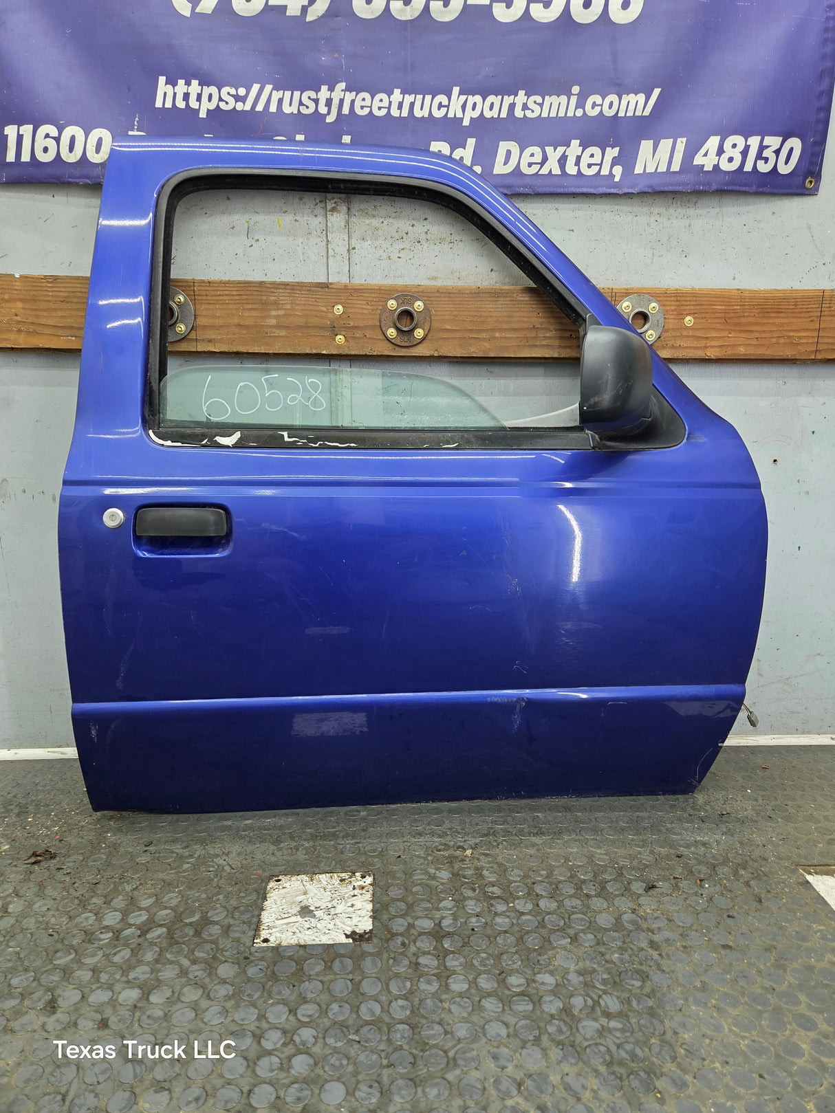 2003-2005 Ford Ranger Passenger Side Front Right Hand Door
