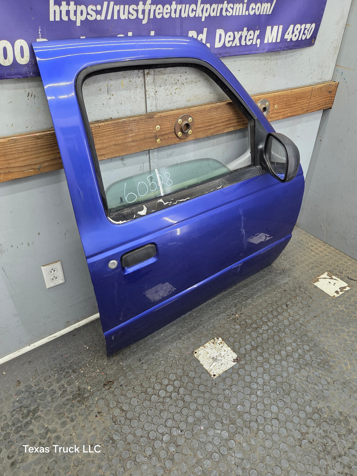 2003-2005 Ford Ranger Passenger Side Front Right Hand Door