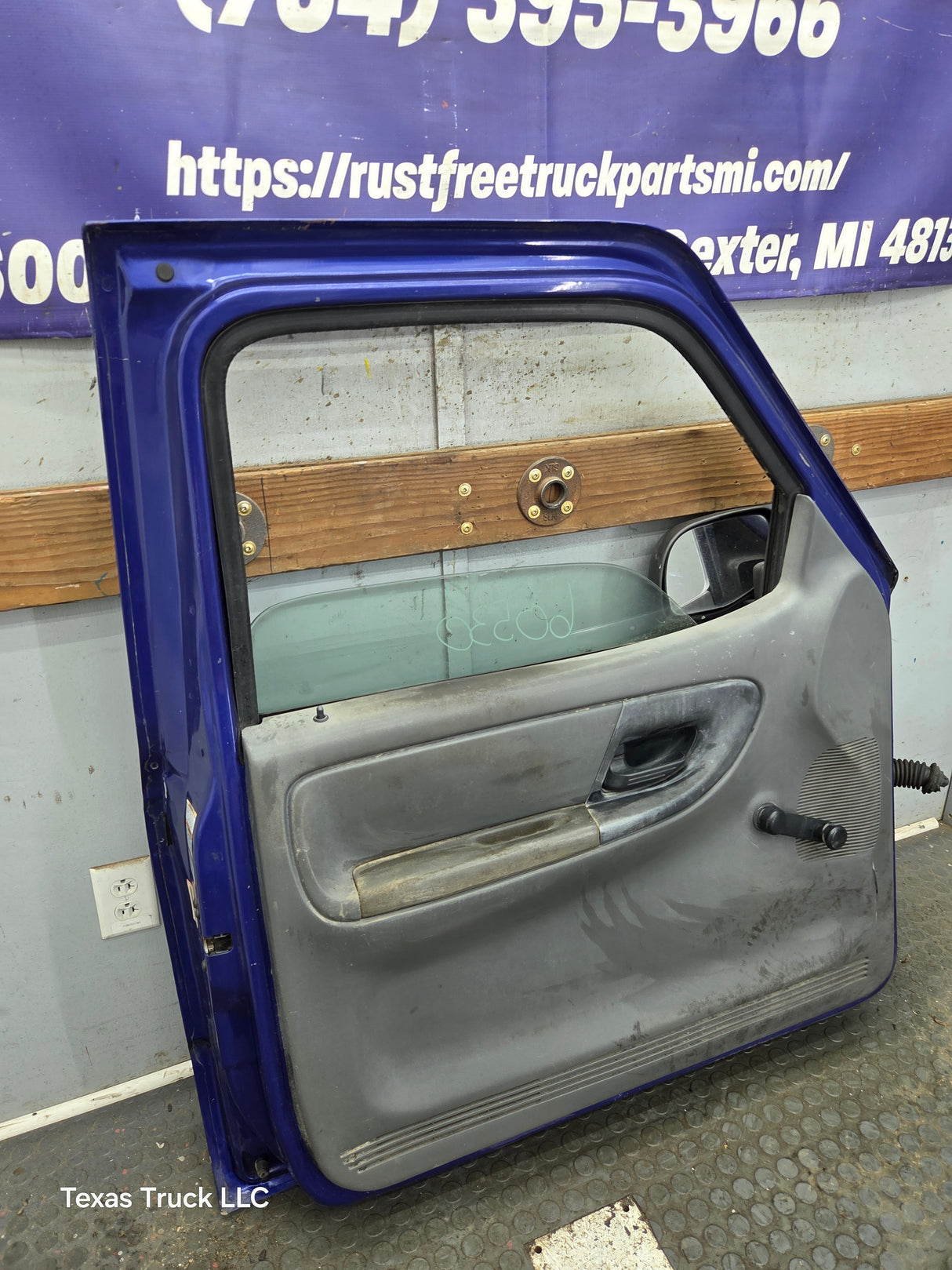2003-2005 Ford Ranger Driver Side Front Left Hand Door