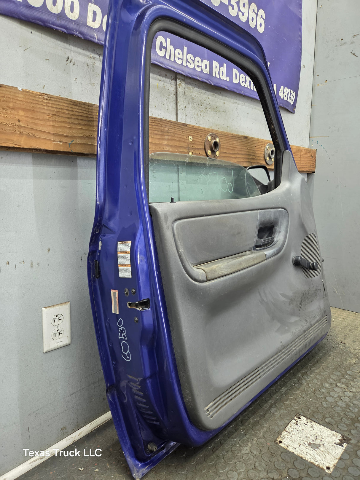 2003-2005 Ford Ranger Driver Side Front Left Hand Door
