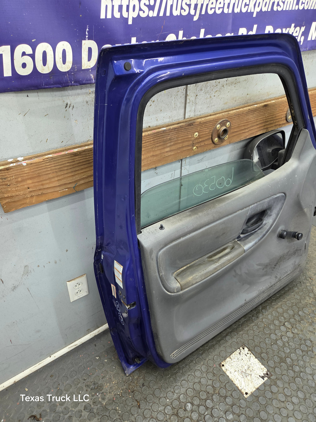 2003-2005 Ford Ranger Driver Side Front Left Hand Door