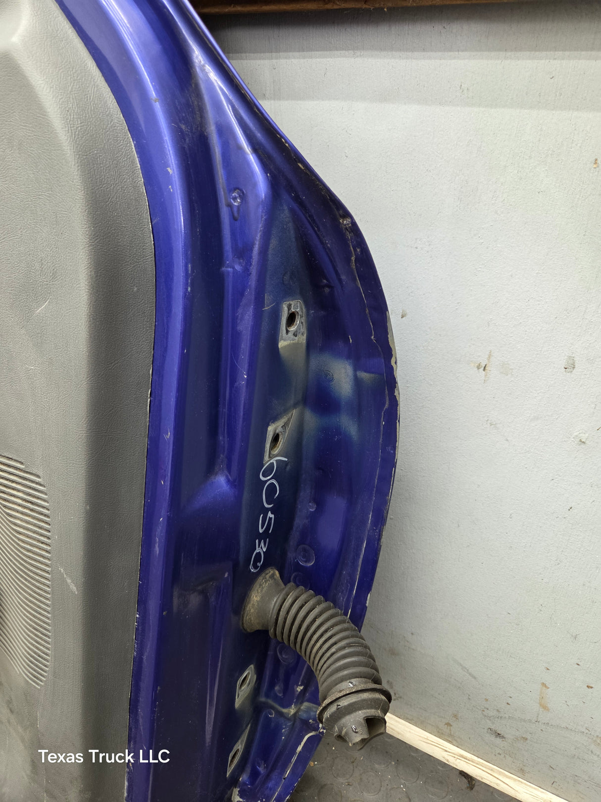 2003-2005 Ford Ranger Driver Side Front Left Hand Door