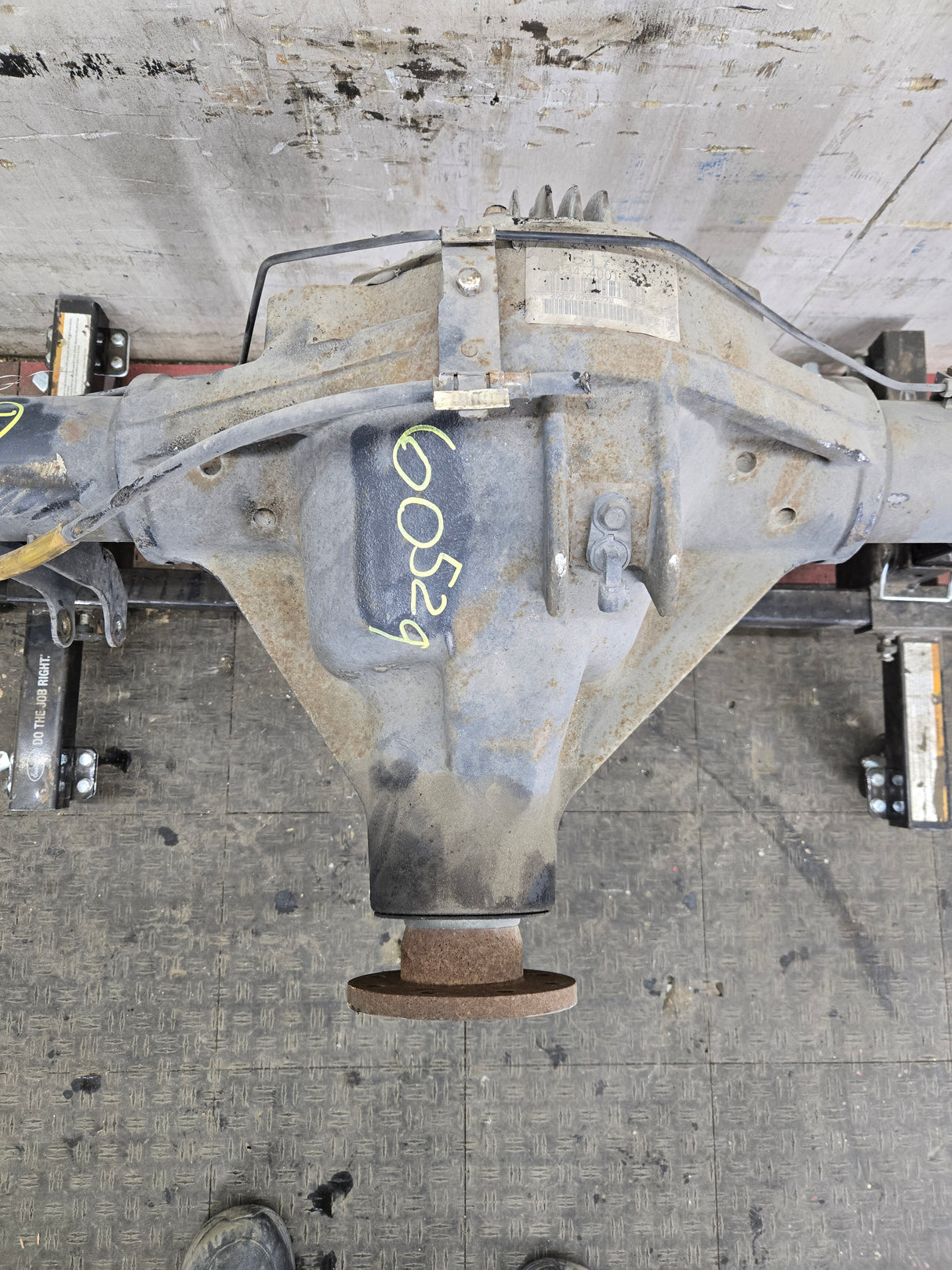 2008-2010 Ford Super Duty F350 Dually Rear Axle 4.10 Gear Ratio 175k Miles