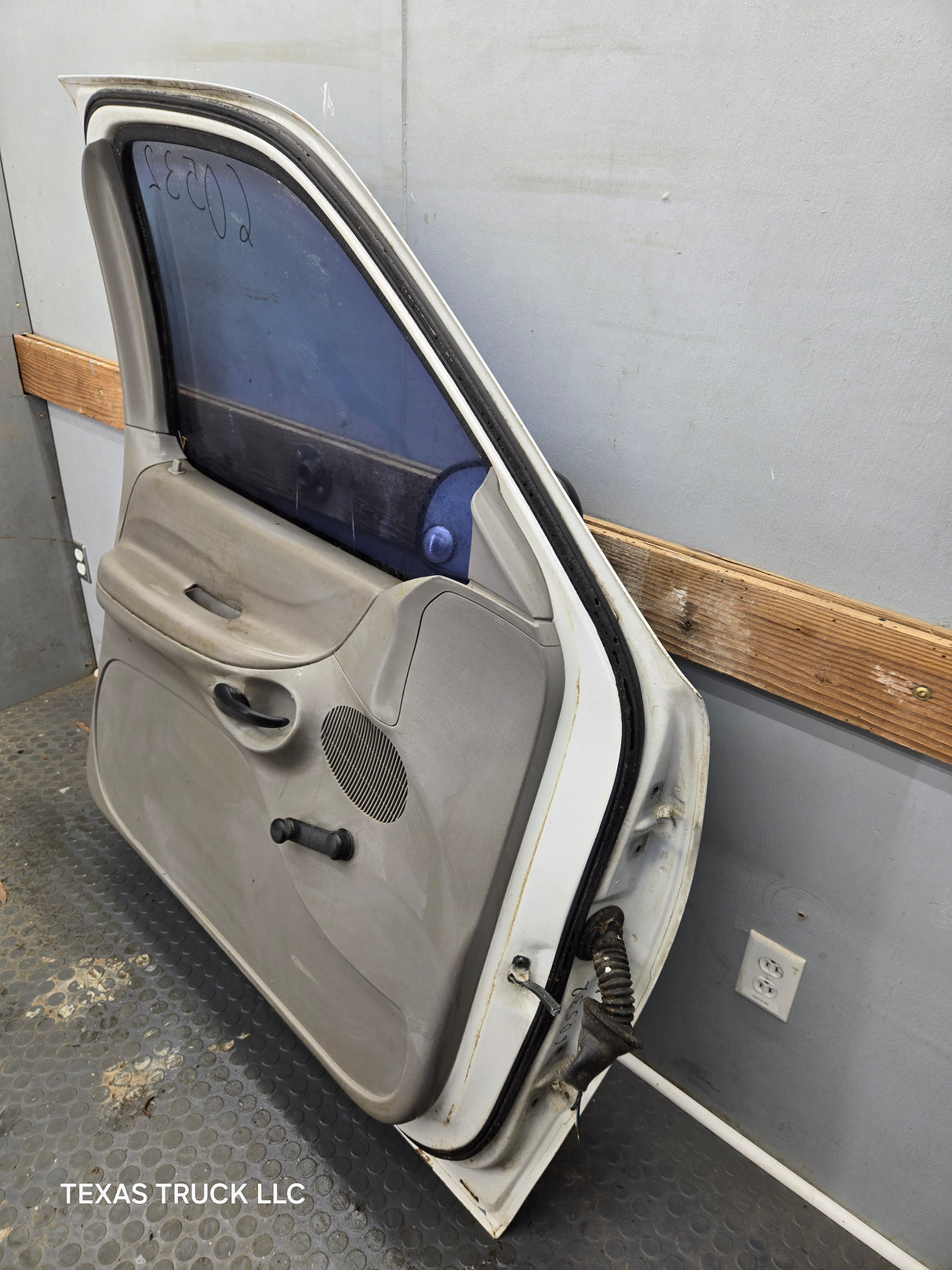 1997-2003 Ford F150 Extended / Regular Cab Driver Side LH Front Door