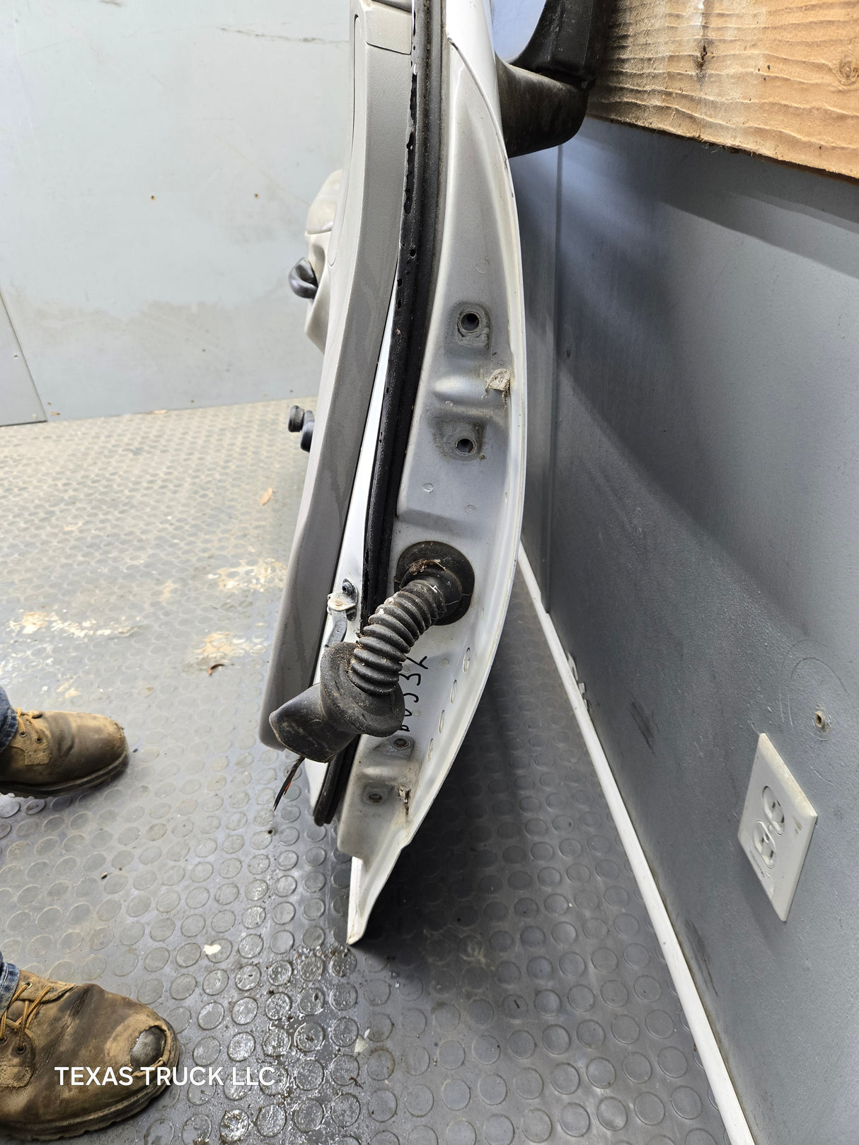 1997-2003 Ford F150 Extended / Regular Cab Driver Side LH Front Door