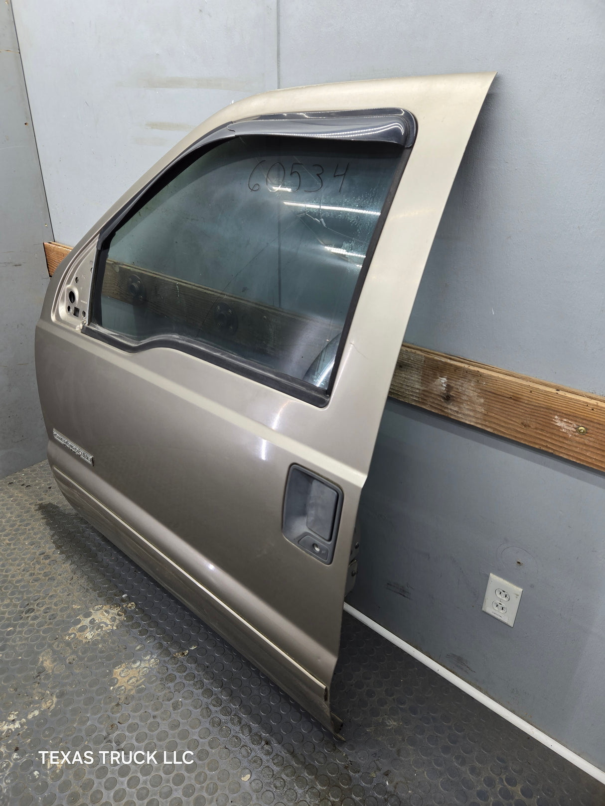 1999-2011 Ford Super Duty LH Driver Side Front Door F250 F350 F450 F550