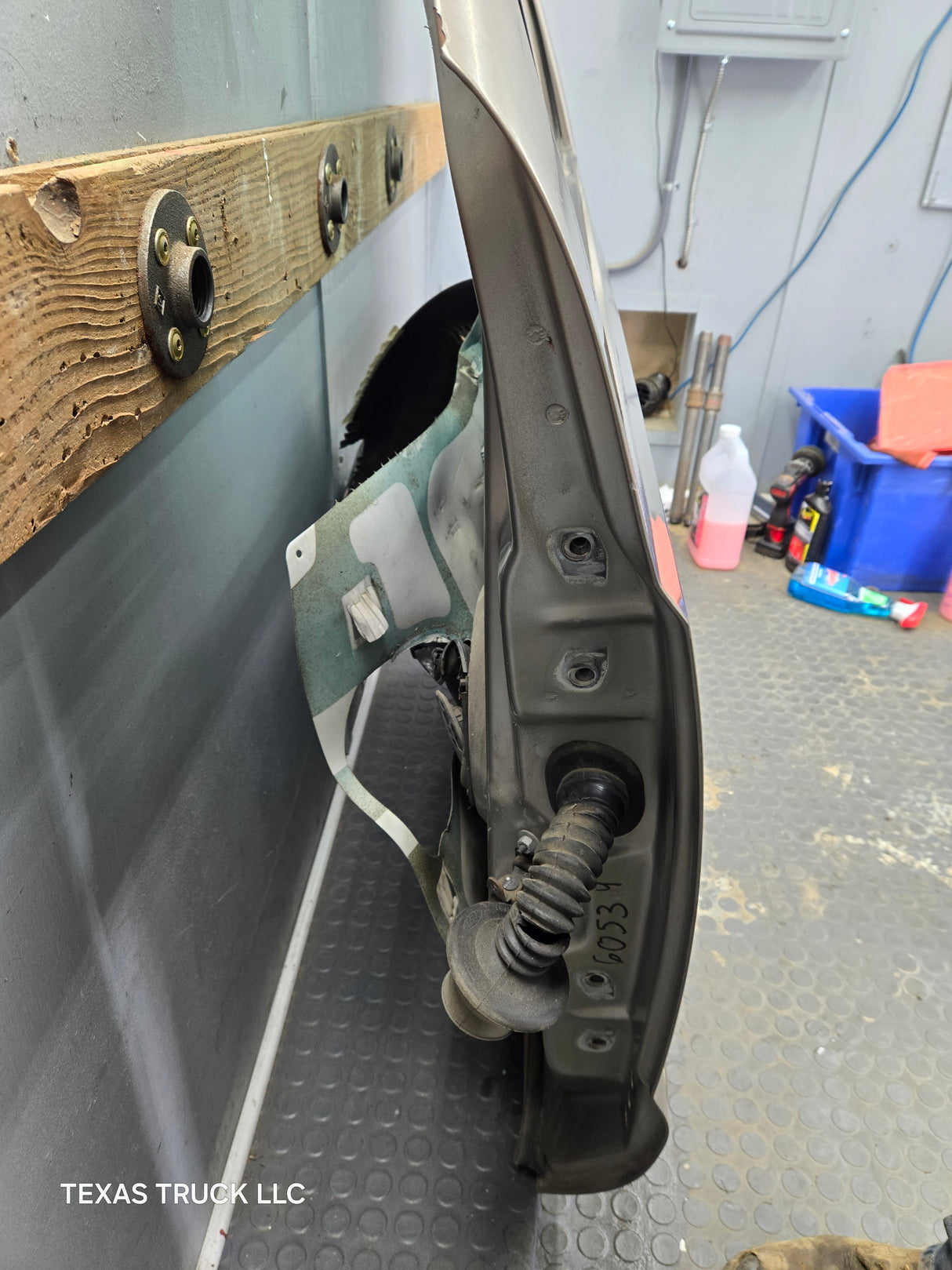 1999-2011 Ford Super Duty LH Driver Side Front Door F250 F350 F450 F550