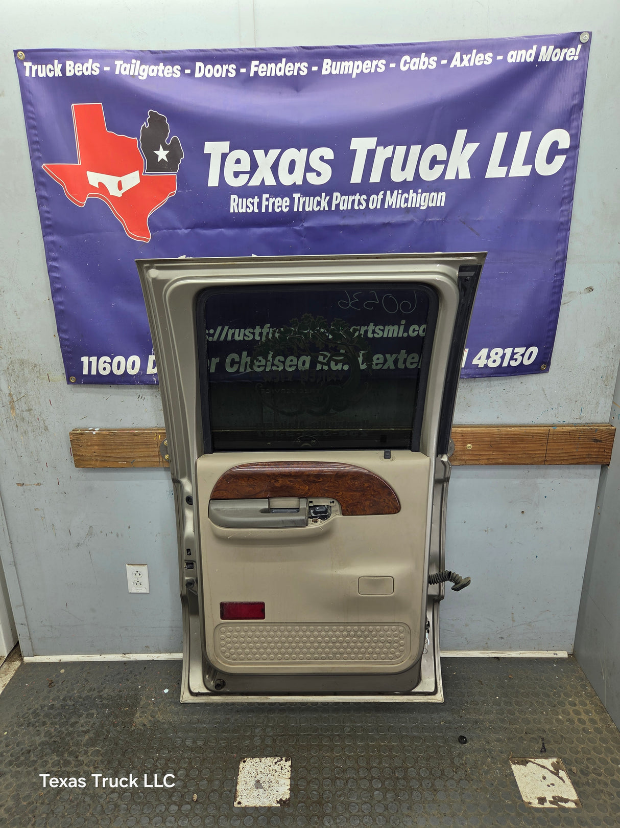 1999-2011 Ford Super Duty LH Driver Side Rear Crew Cab Door F250 F350 F450 F550