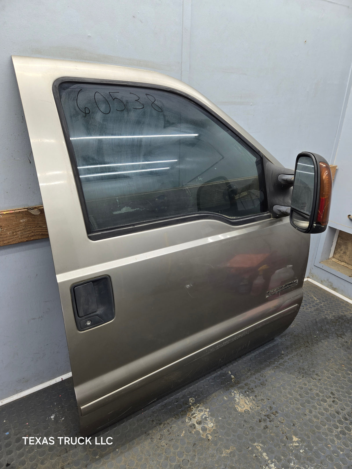 1999-2011 Ford Super Duty / Excursion Front Passenger RH Door F250 F350 F450 F550
