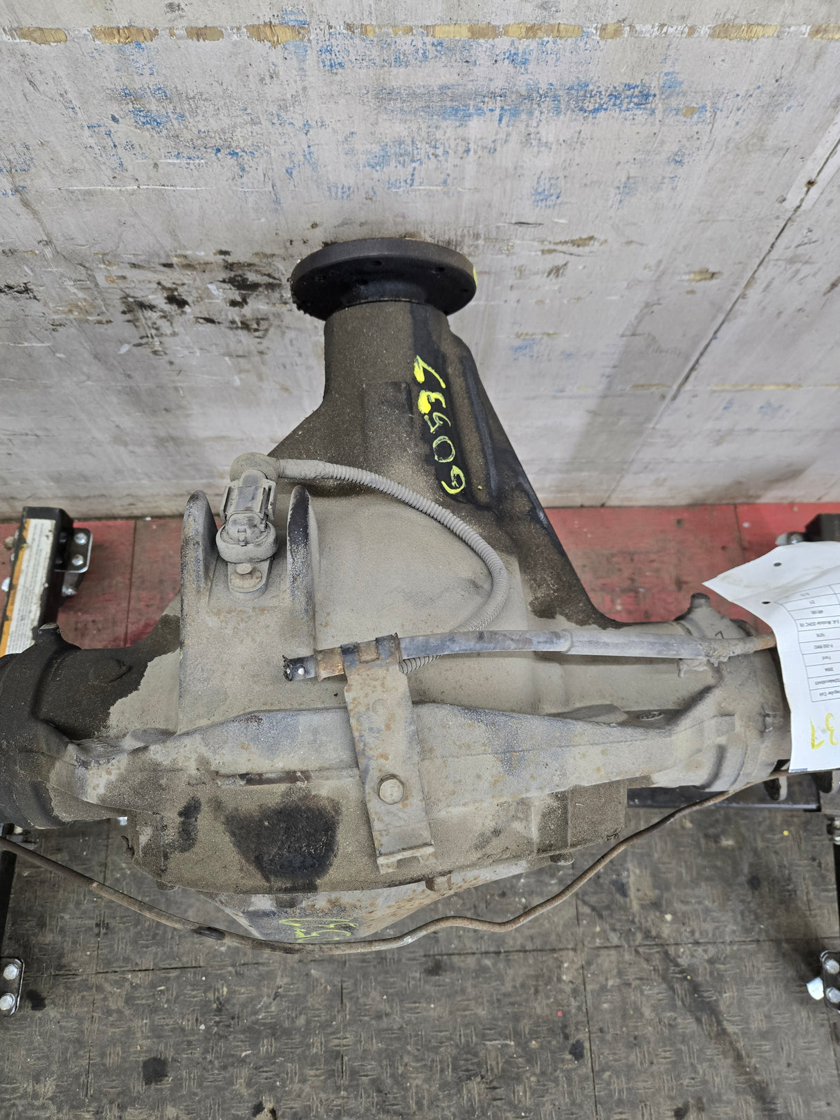 2002-2004 Ford Super Duty F350 Dually Rear Axle 3.73 Gear Ratio CAB CHASSIS