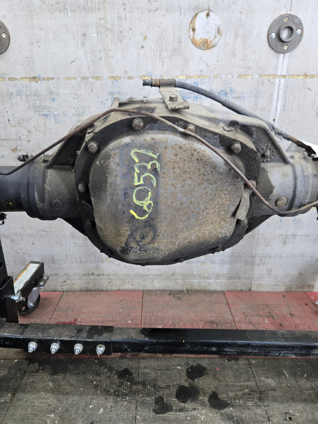 2002-2004 Ford Super Duty F350 Dually Rear Axle 3.73 Gear Ratio CAB CHASSIS