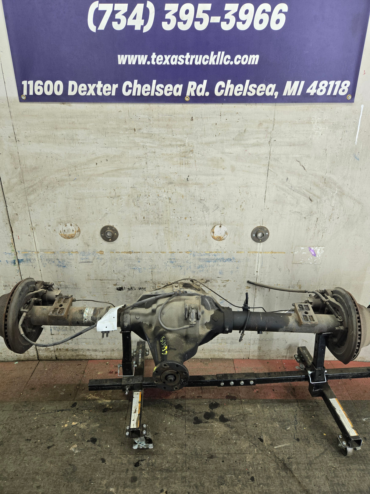 2002-2004 Ford Super Duty F350 Dually Rear Axle 3.73 Gear Ratio CAB CHASSIS