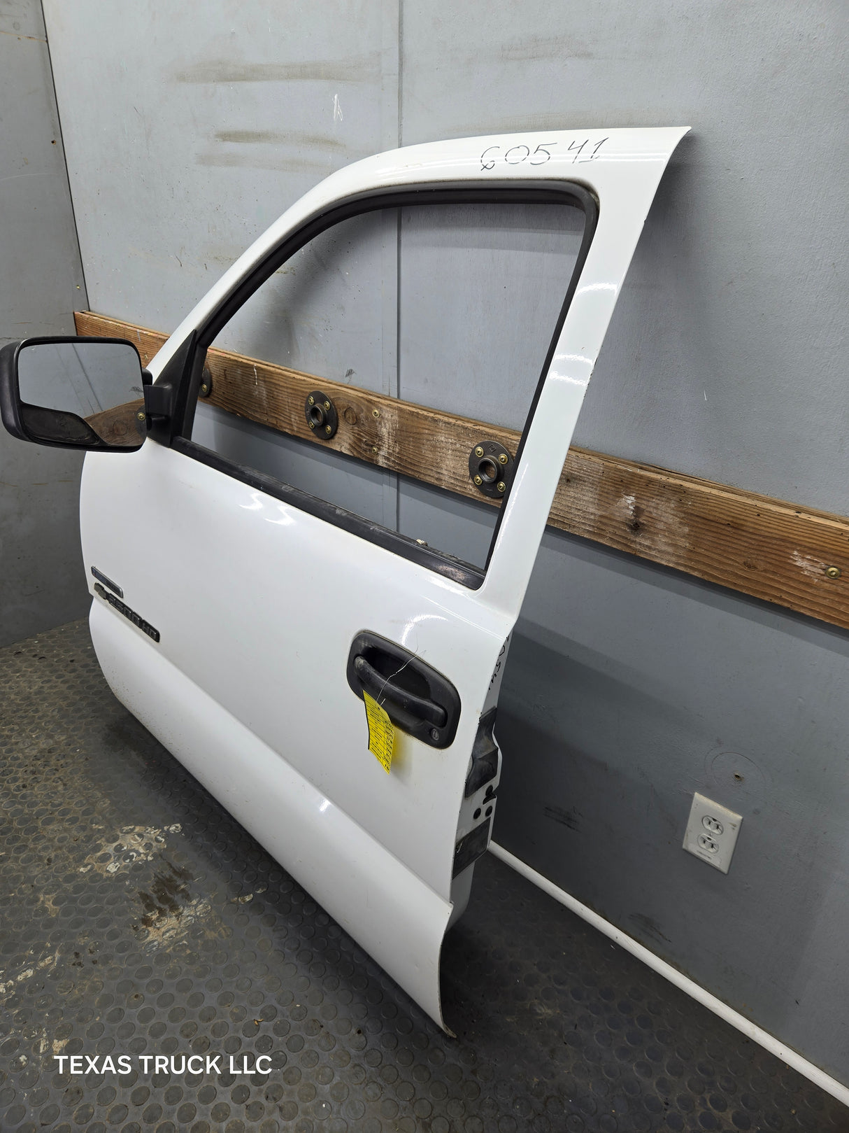 1999-2006 Chevrolet Silverado / GMC Sierra 1500 2500 3500 HD Front Driver Side Door LH