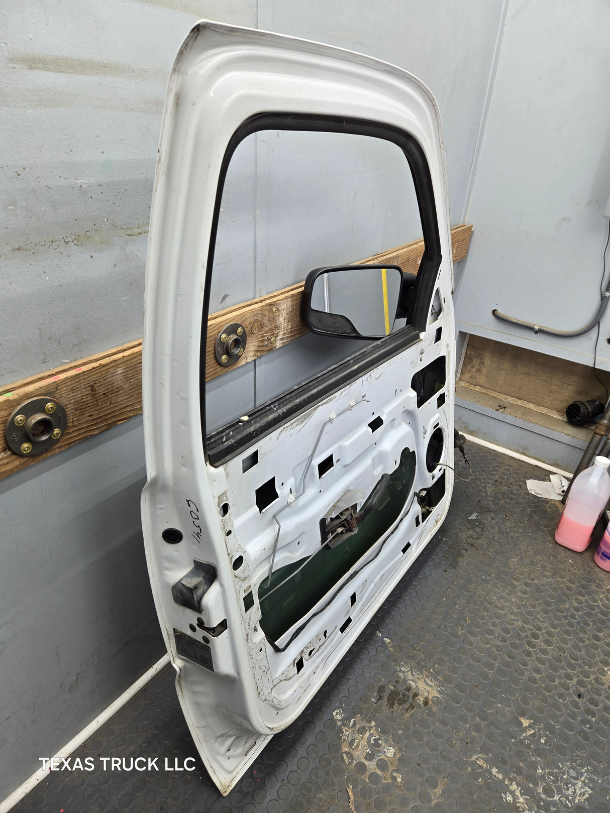 1999-2006 Chevrolet Silverado / GMC Sierra 1500 2500 3500 HD Front Driver Side Door LH