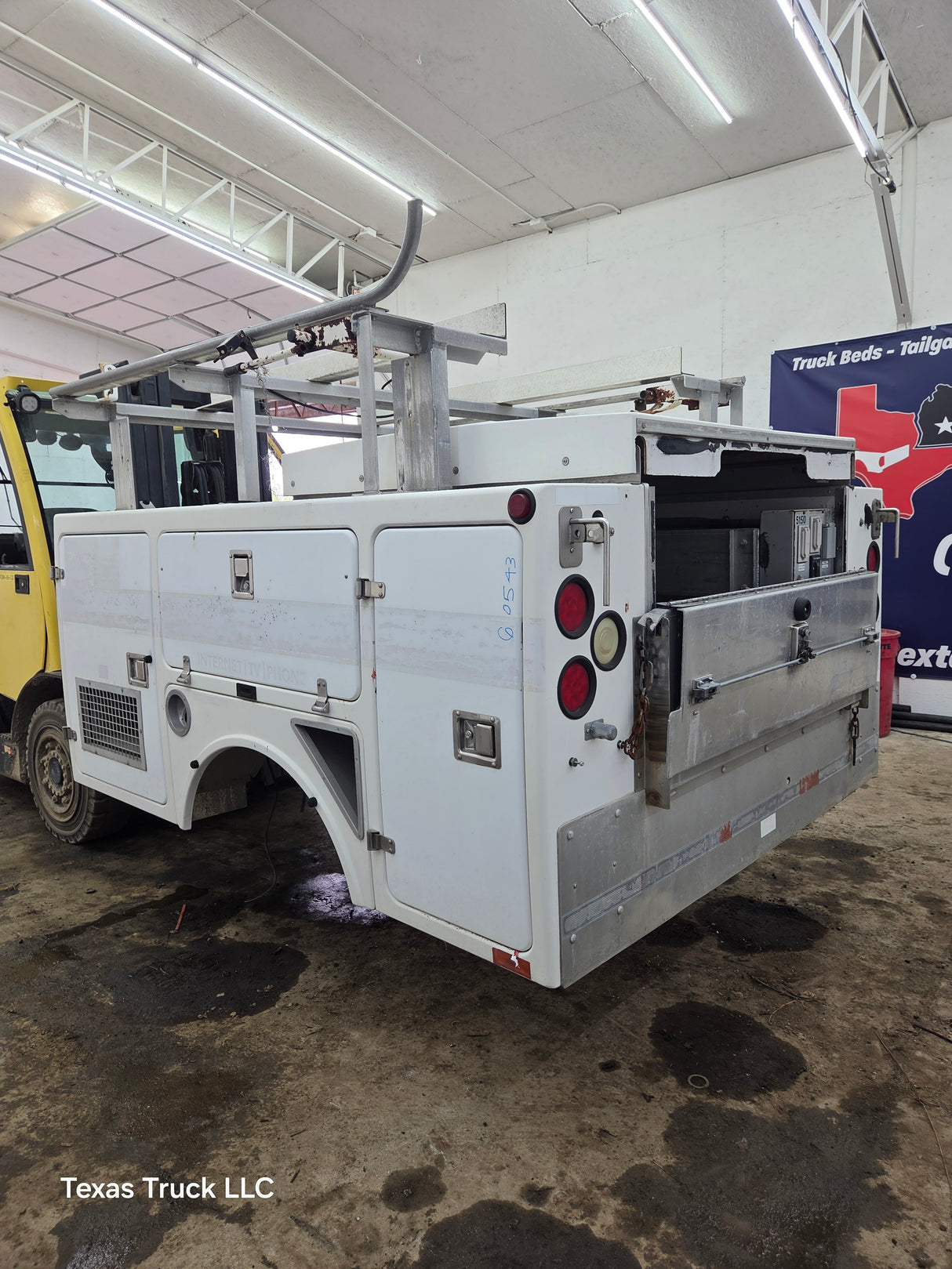 8' Fiberglass Utility Service Body With Generator Single Rear Wheel Truck Utility Bed Universal