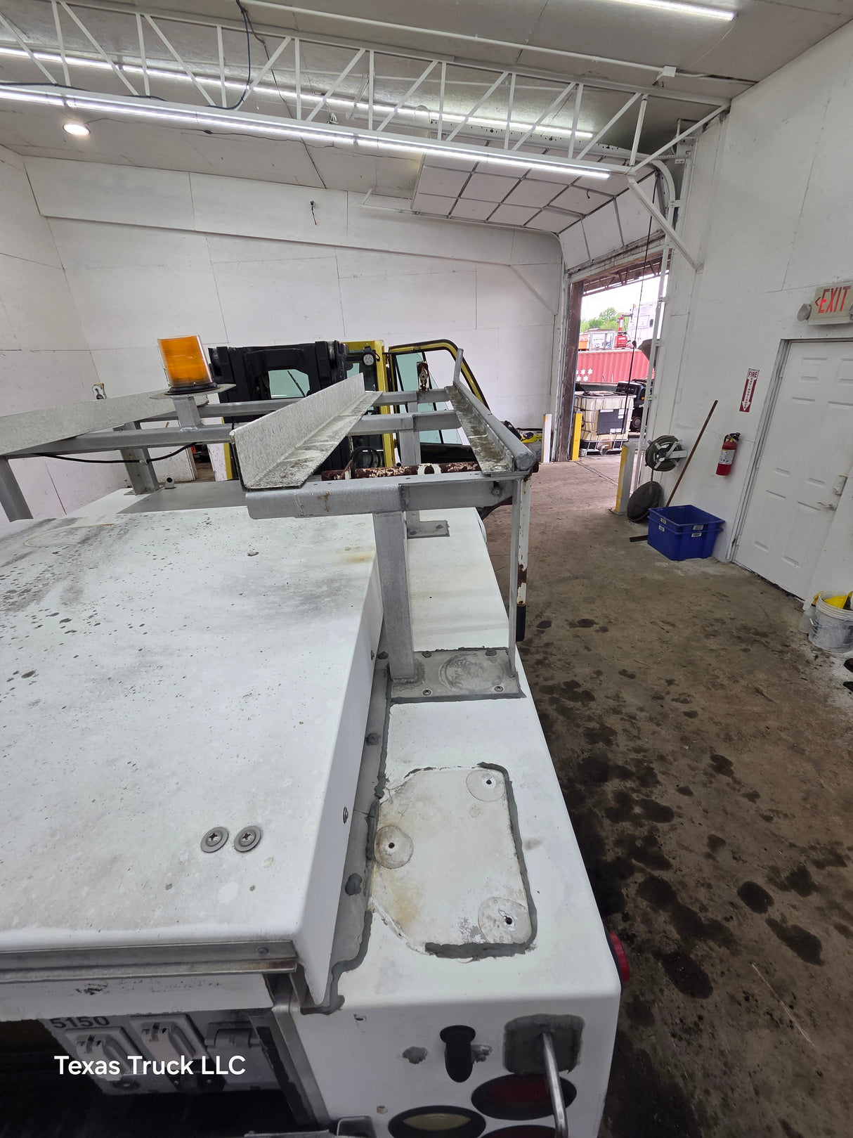 8' Fiberglass Utility Service Body With Generator Single Rear Wheel Truck Utility Bed Universal