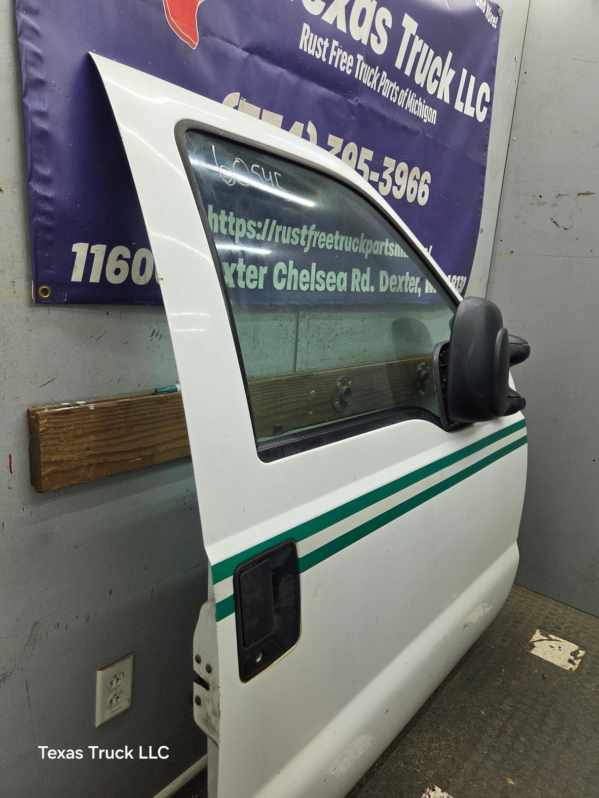 1999-2011 Ford Super Duty / Excursion Front Passenger Side RH Door F250 F350 F450 F550
