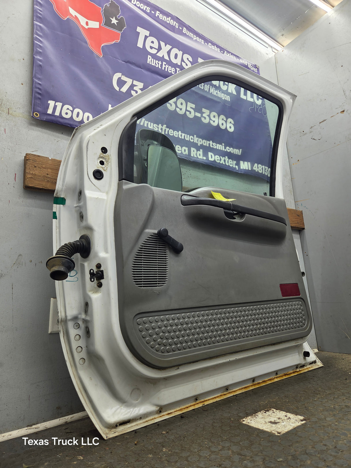 1999-2011 Ford Super Duty / Excursion Front Passenger Side RH Door F250 F350 F450 F550