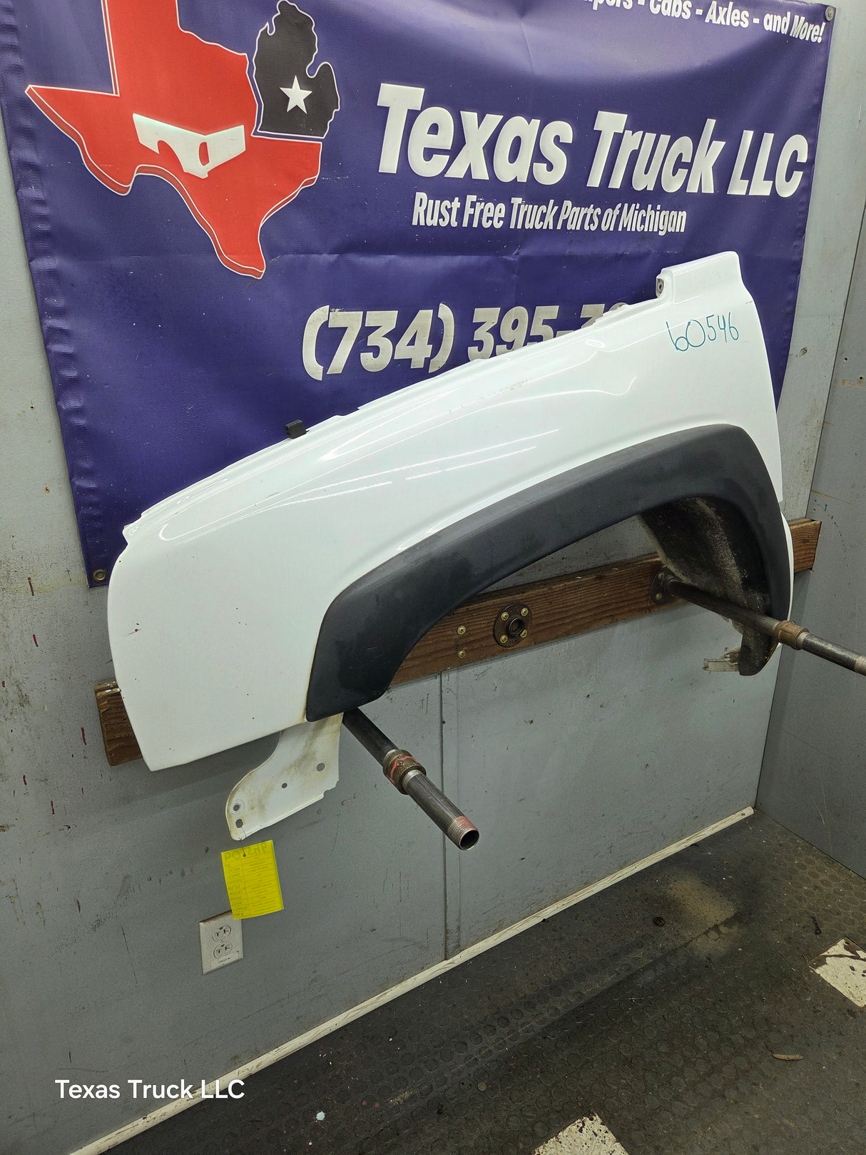 2003-2007 Chevrolet Silverado / Tahoe / Suburban 1500 2500 3500 HD LH Driver Side "Cateye" Front Fender - Summit White