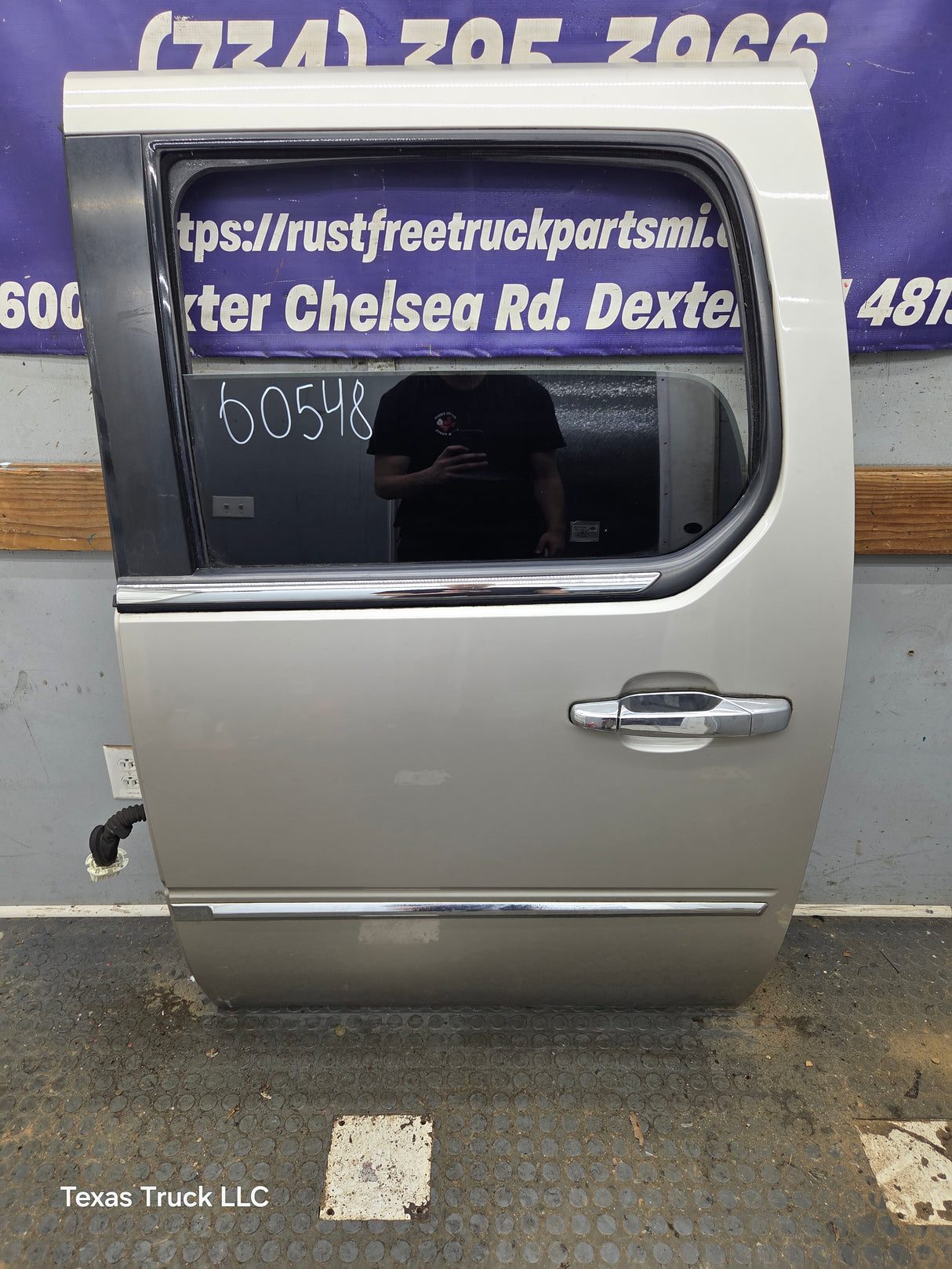 2007-2013 Chevrolet Silverado / GMC Sierra 1500 2500 3500 HD Crew Cab LH Driver Side Rear Door