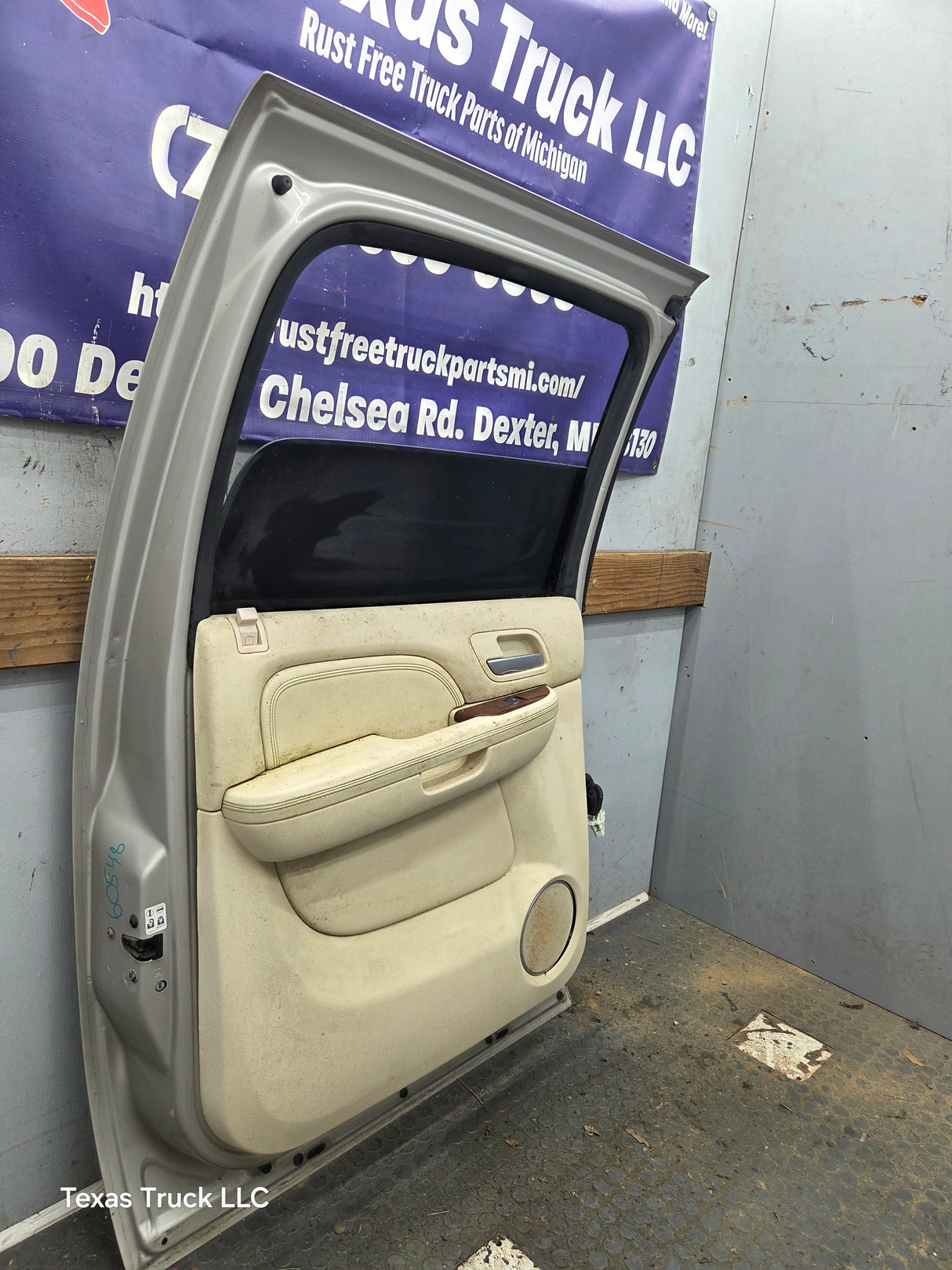 2007-2013 Chevrolet Silverado / GMC Sierra 1500 2500 3500 HD Crew Cab LH Driver Side Rear Door