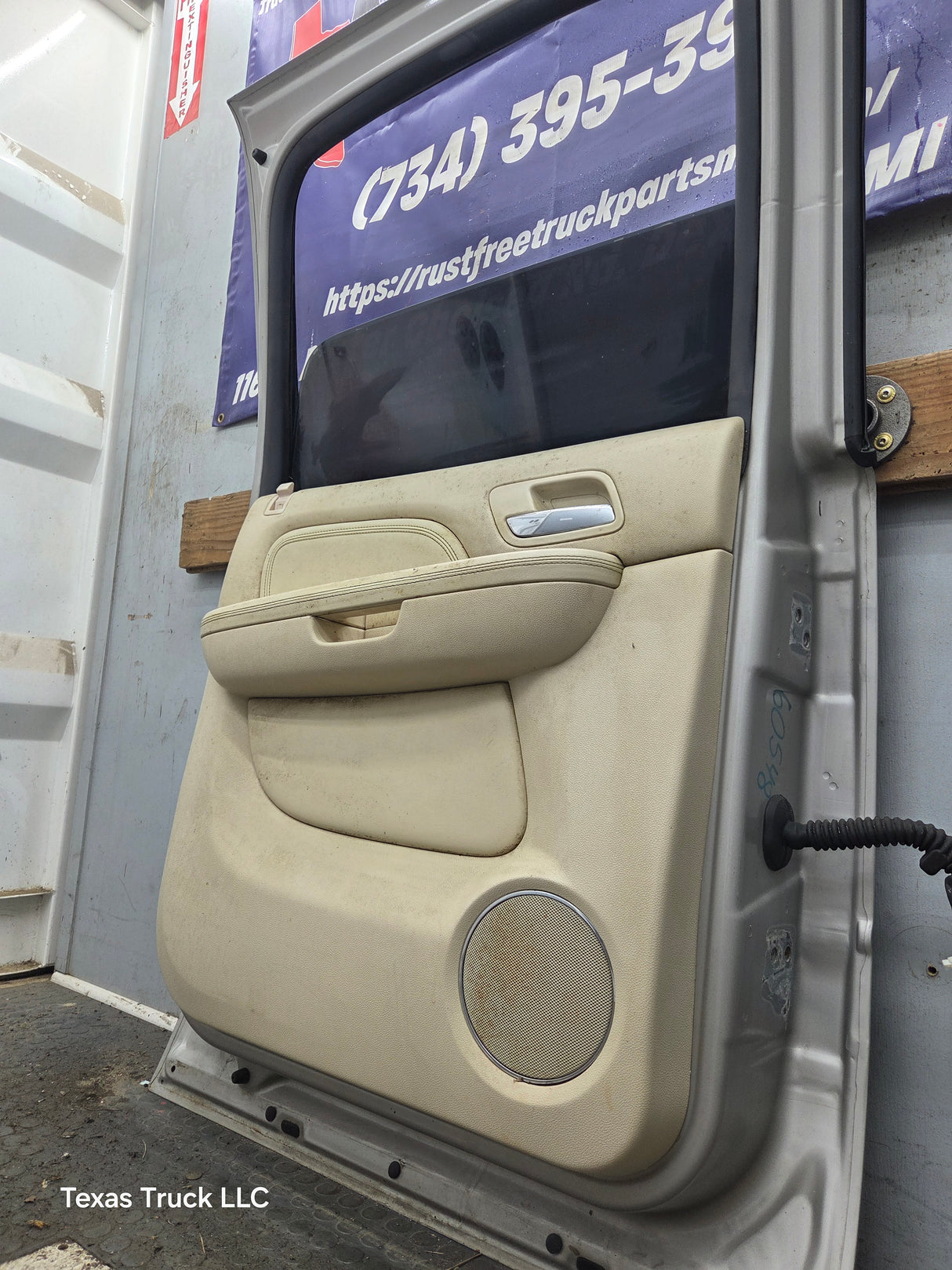 2007-2013 Chevrolet Silverado / GMC Sierra 1500 2500 3500 HD Crew Cab LH Driver Side Rear Door