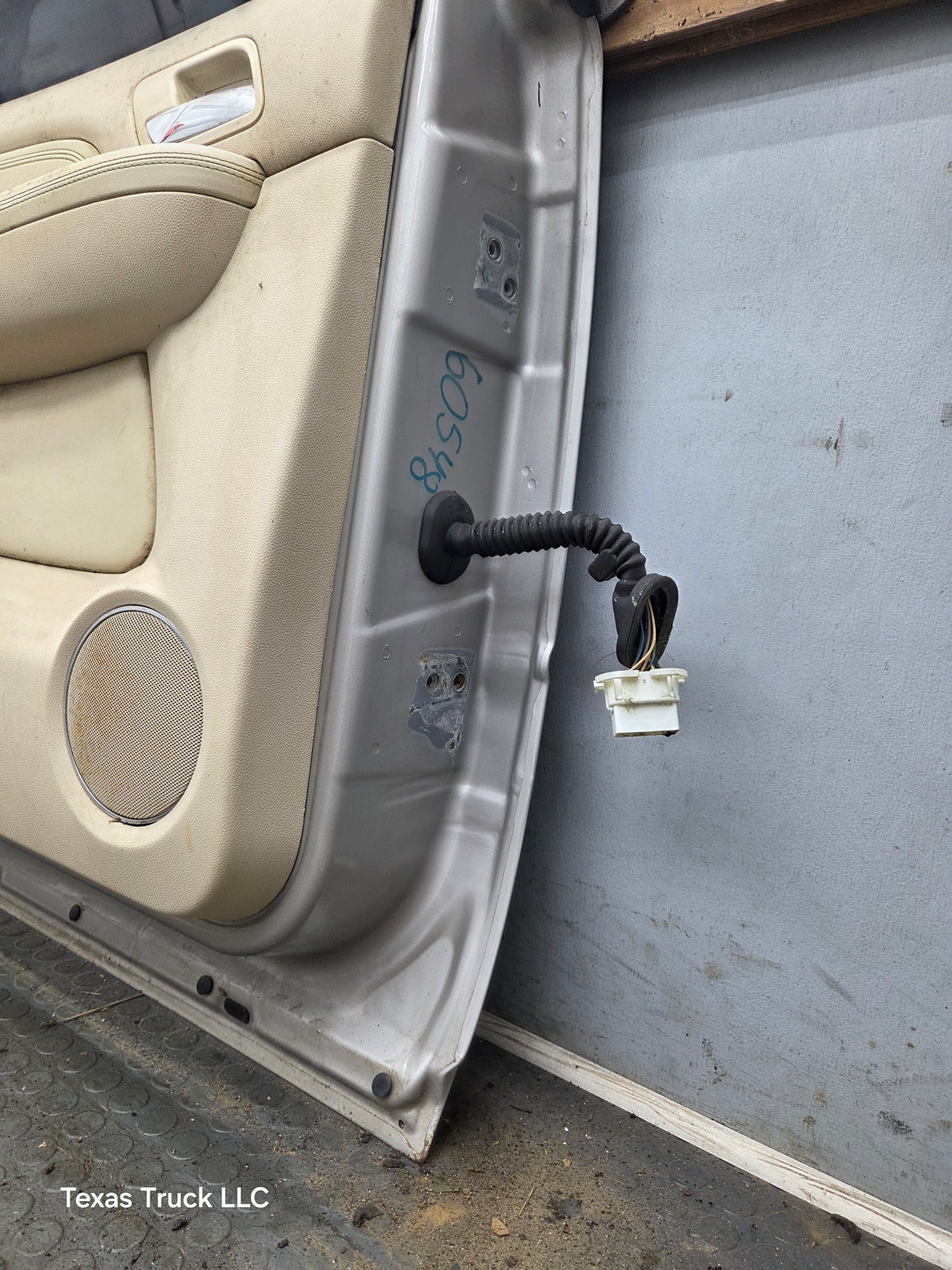 2007-2013 Chevrolet Silverado / GMC Sierra 1500 2500 3500 HD Crew Cab LH Driver Side Rear Door