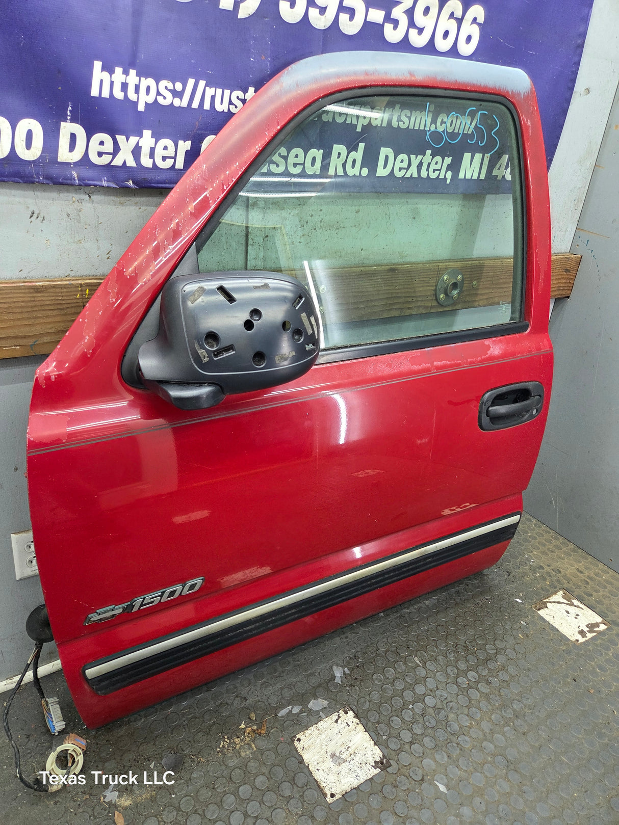 1999-2006 Chevrolet Silverado / GMC Sierra 1500 2500 3500 HD Front Driver Side Door LH