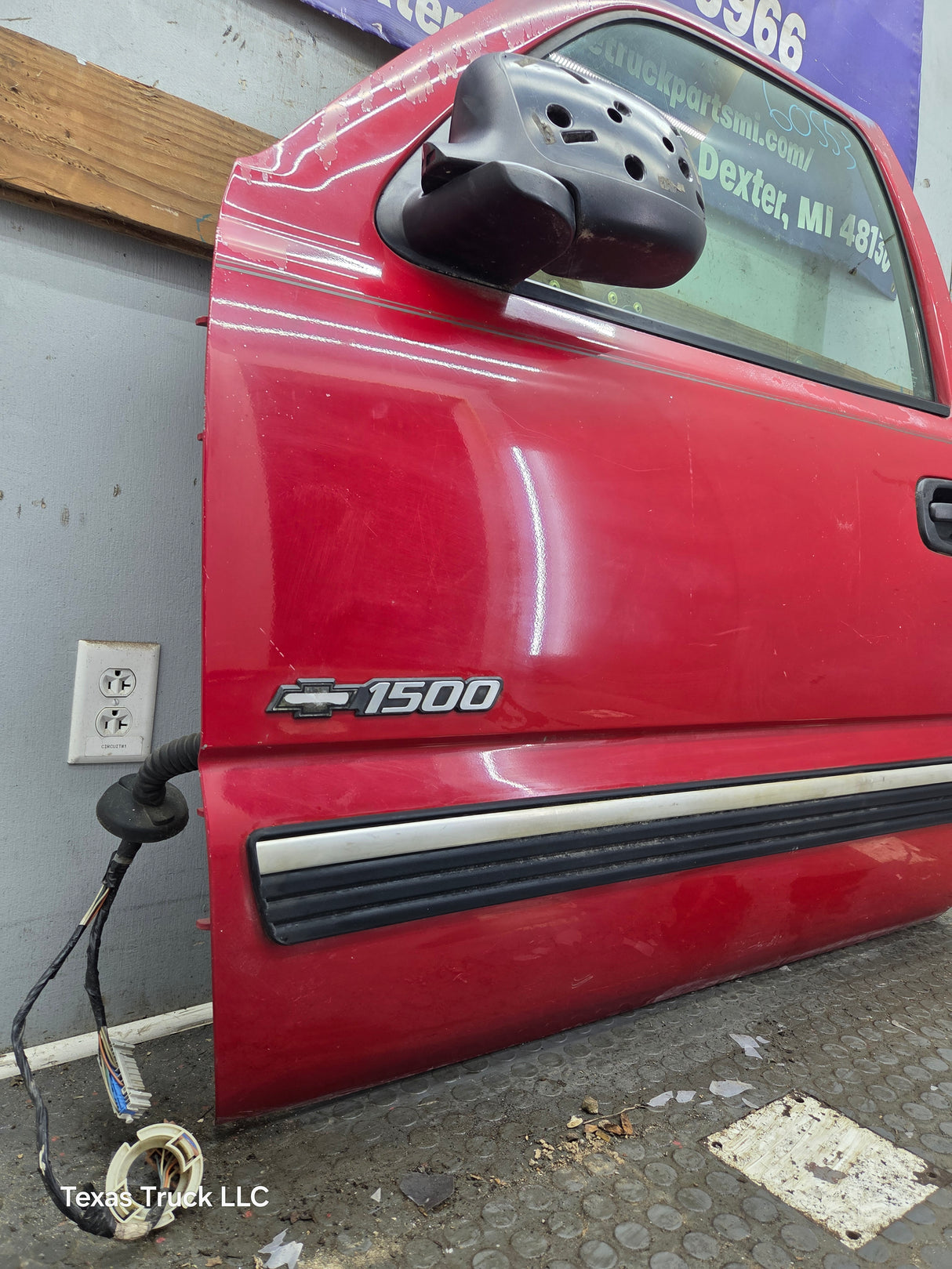 1999-2006 Chevrolet Silverado / GMC Sierra 1500 2500 3500 HD Front Driver Side Door LH