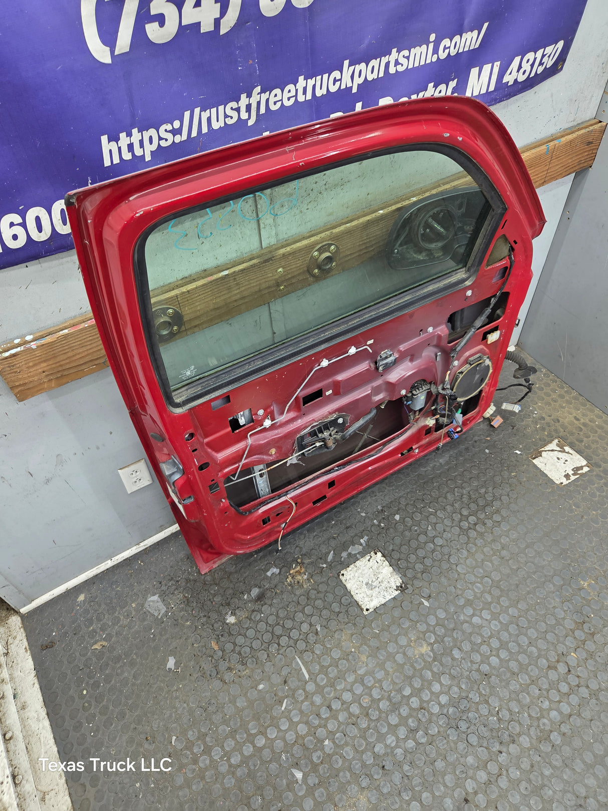 1999-2006 Chevrolet Silverado / GMC Sierra 1500 2500 3500 HD Front Driver Side Door LH