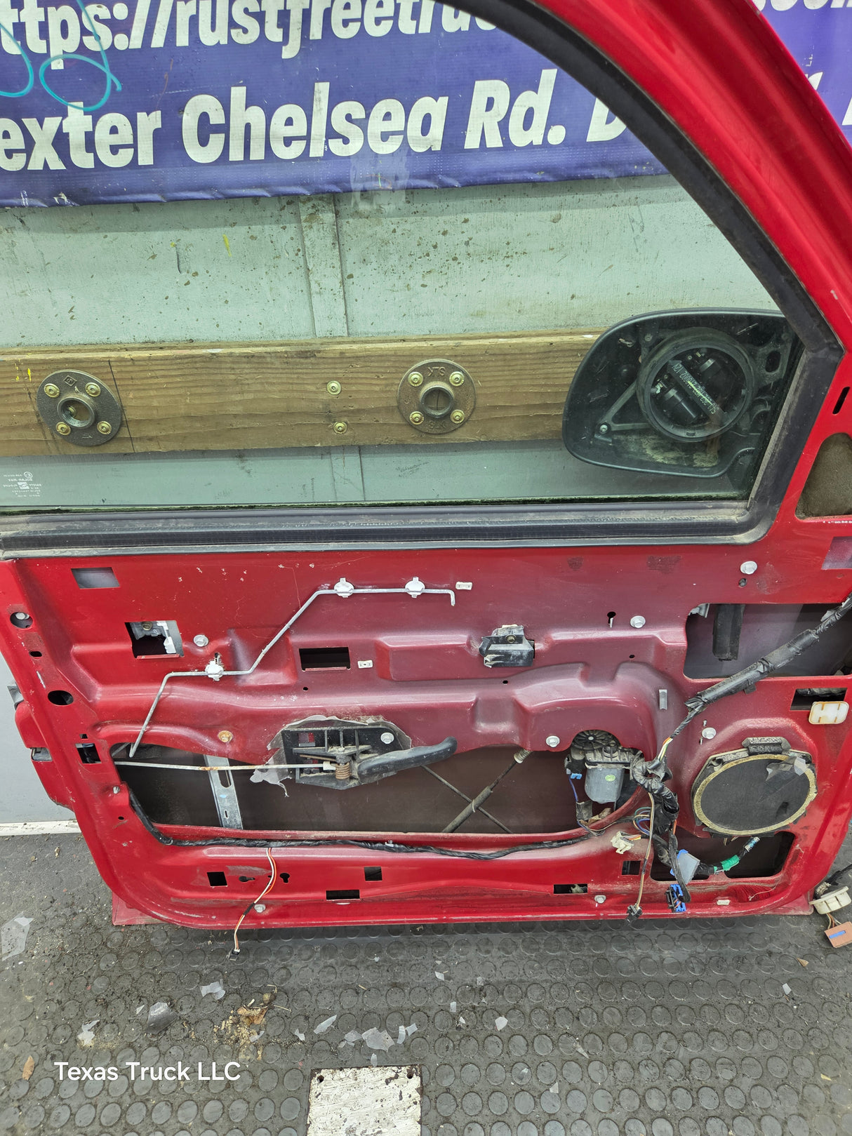 1999-2006 Chevrolet Silverado / GMC Sierra 1500 2500 3500 HD Front Driver Side Door LH