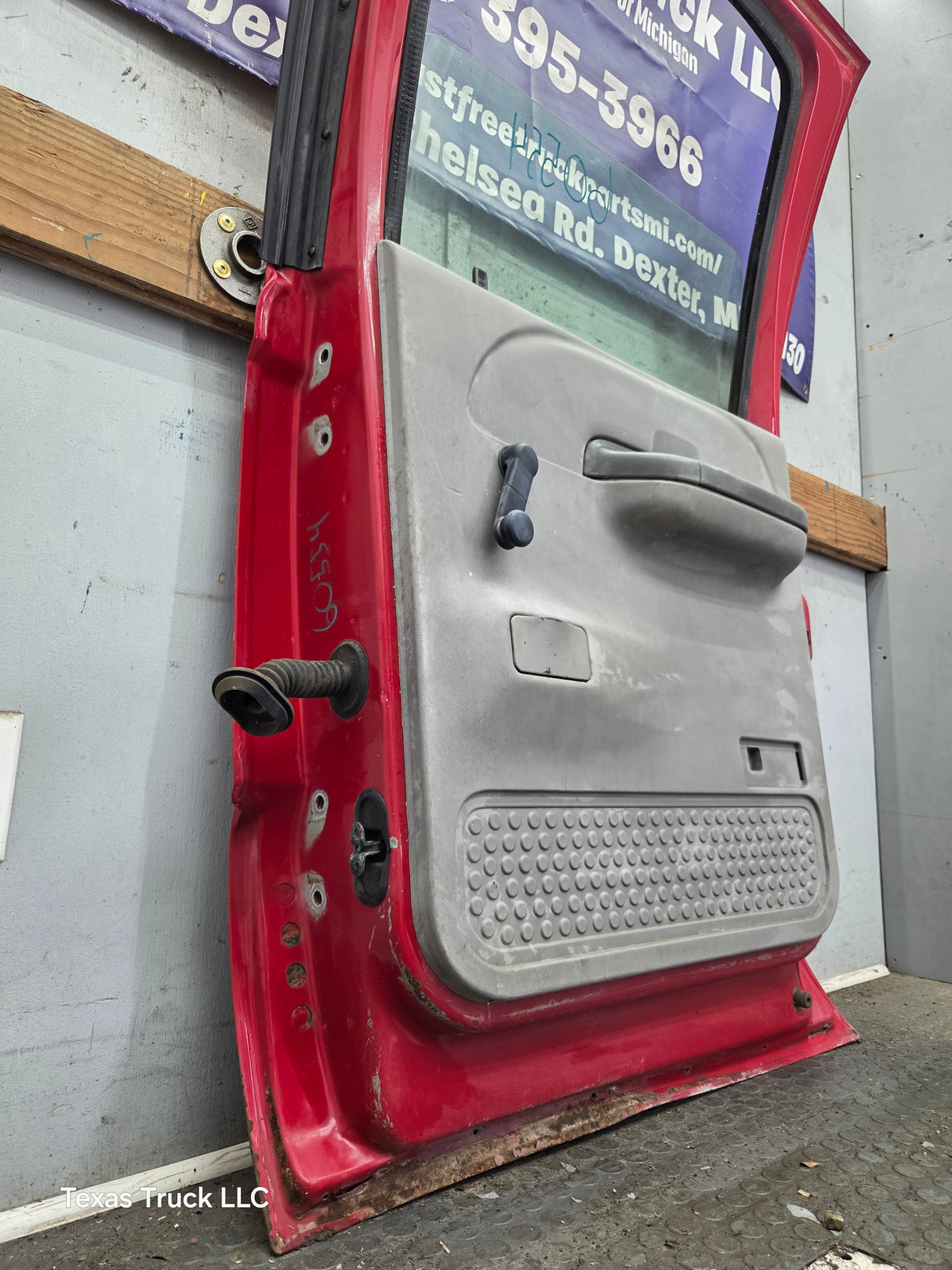1999-2011 Ford Super Duty F250 F350 F450 F550 RH Crew Cab Passenger Side Rear Door