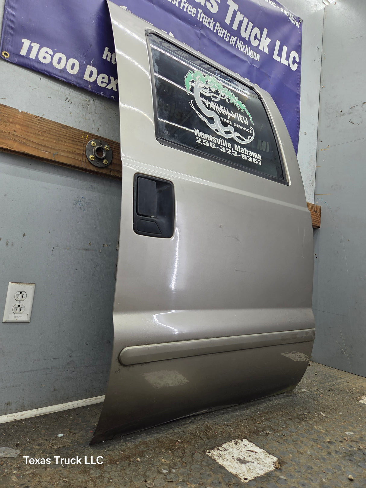 1999-2011 Ford Super Duty F250 F350 F450 F550 RH Crew Cab Passenger Side Rear Door