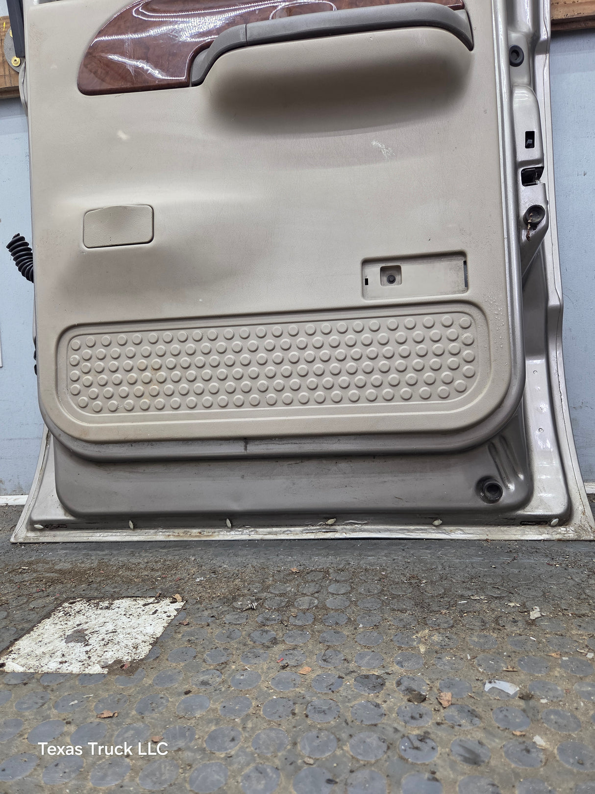 1999-2011 Ford Super Duty F250 F350 F450 F550 RH Crew Cab Passenger Side Rear Door