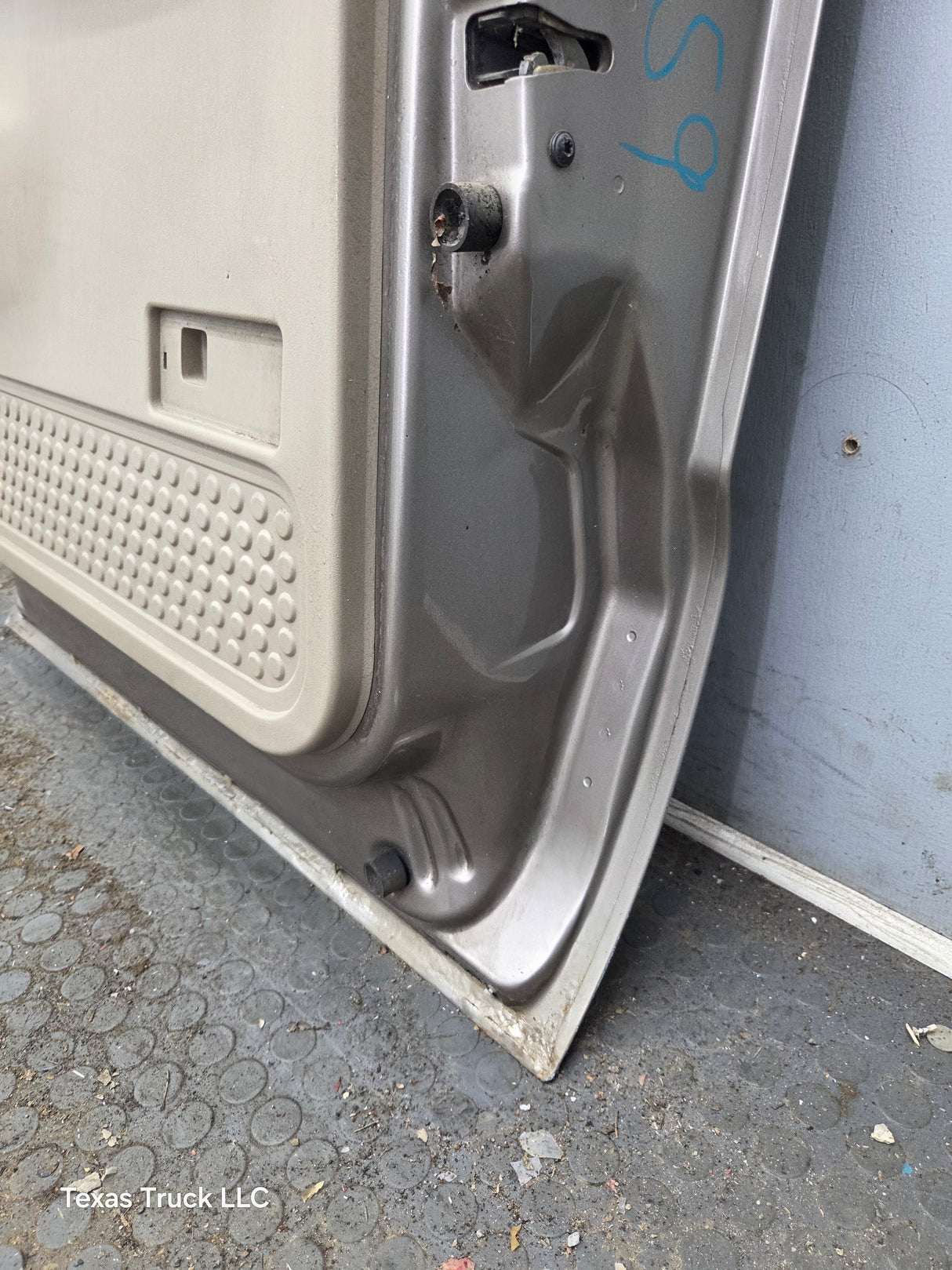 1999-2011 Ford Super Duty F250 F350 F450 F550 RH Crew Cab Passenger Side Rear Door