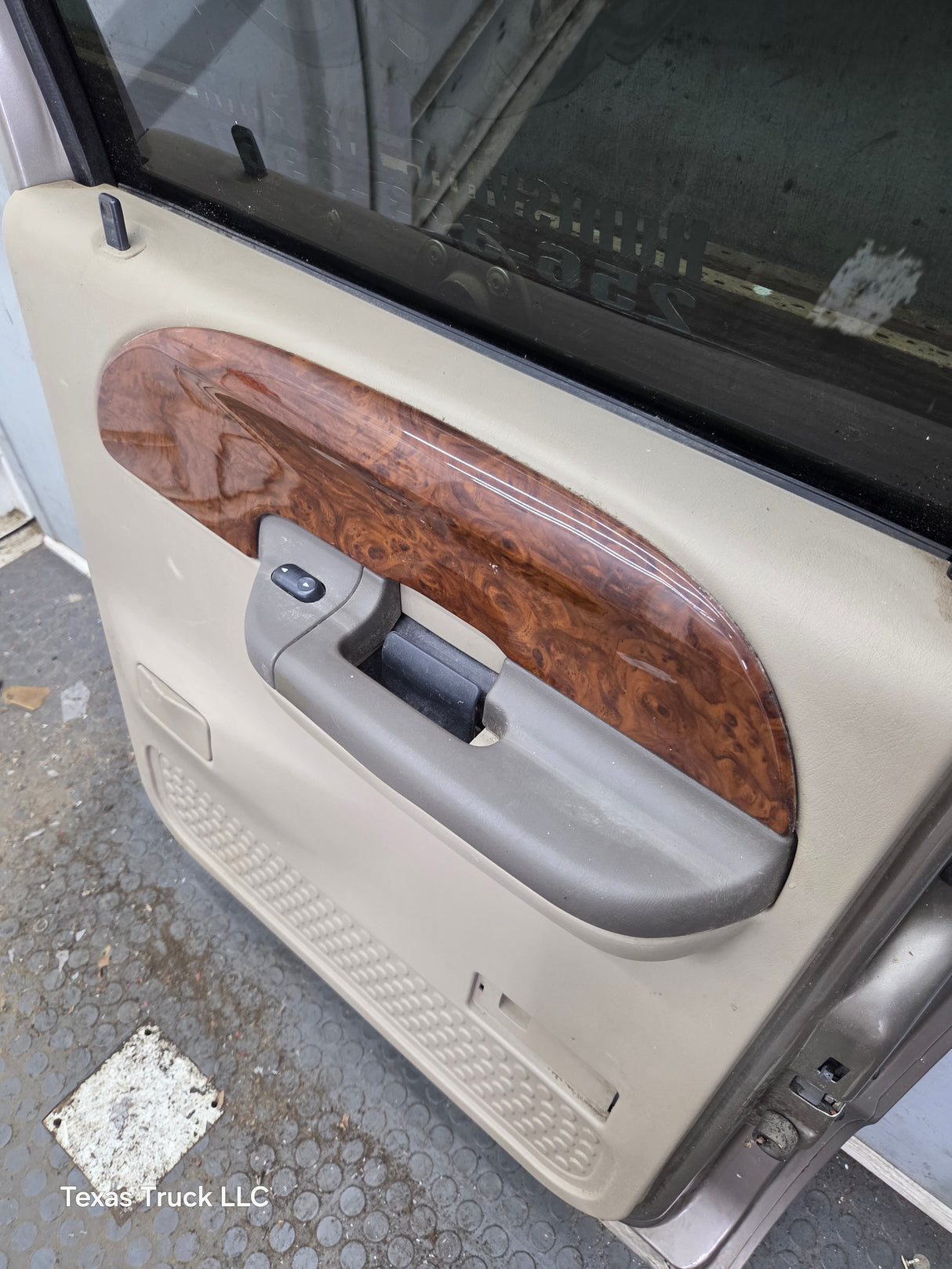 1999-2011 Ford Super Duty F250 F350 F450 F550 RH Crew Cab Passenger Side Rear Door