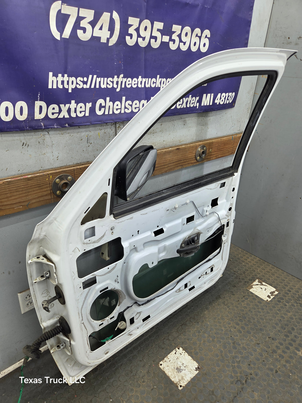 1999-2006 Chevrolet Silverado / GMC Sierra 1500 2500 3500 HD Front Passenger side Door RH