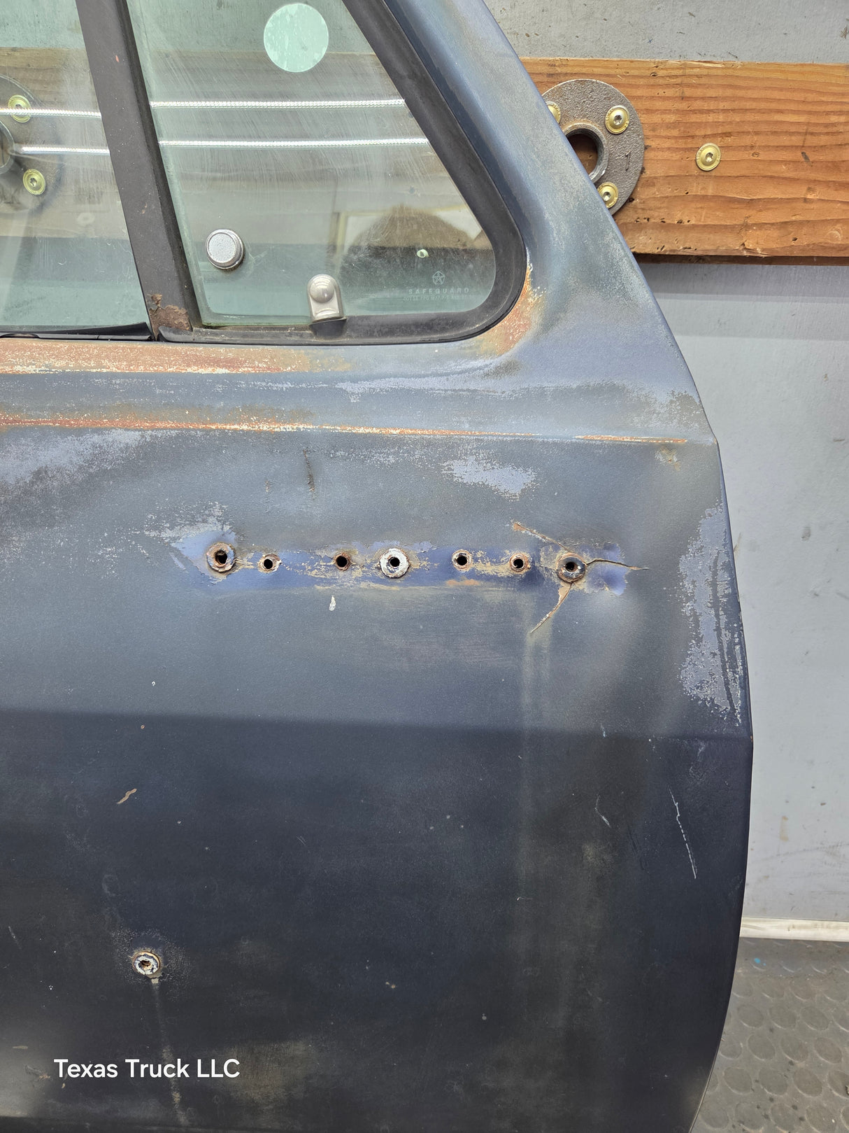 1981-1993 Dodge Ram 1st Gen RH Passenger Side Front Door W150 W250 W350 D150 D250 D350 Ram Charger