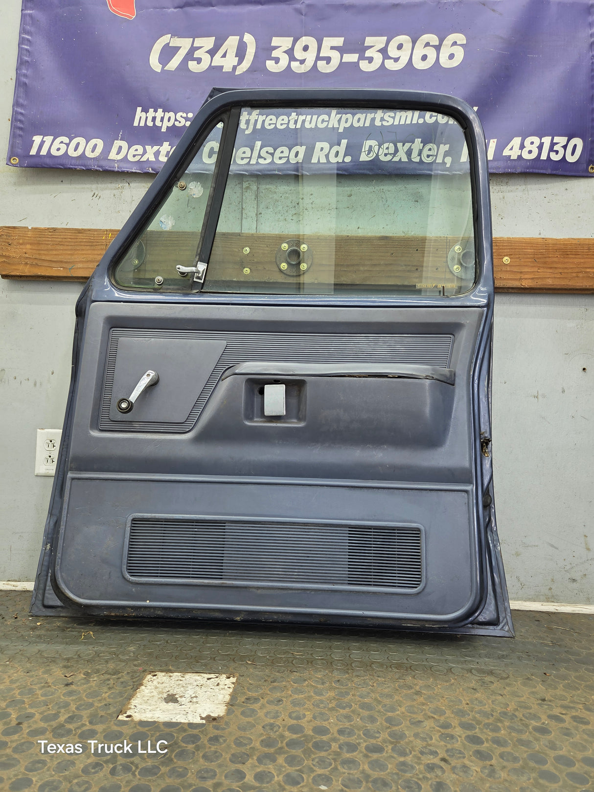 1981-1993 Dodge Ram 1st Gen RH Passenger Side Front Door W150 W250 W350 D150 D250 D350 Ram Charger